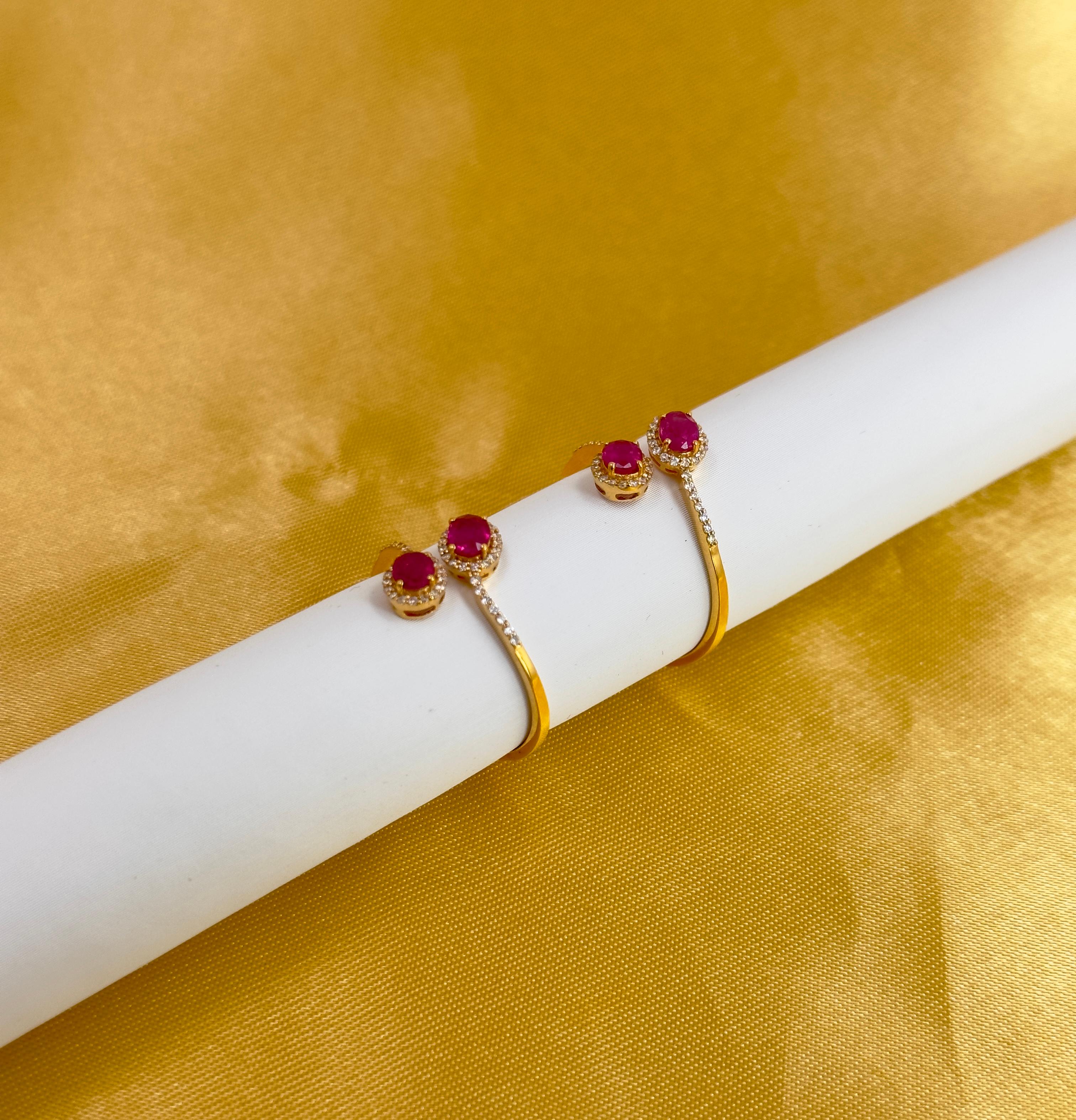 Ruby and Diamond 2 Stone Cocktail Ring with Natural Gemstones and Solid Gold 18k In New Condition For Sale In New York, NY