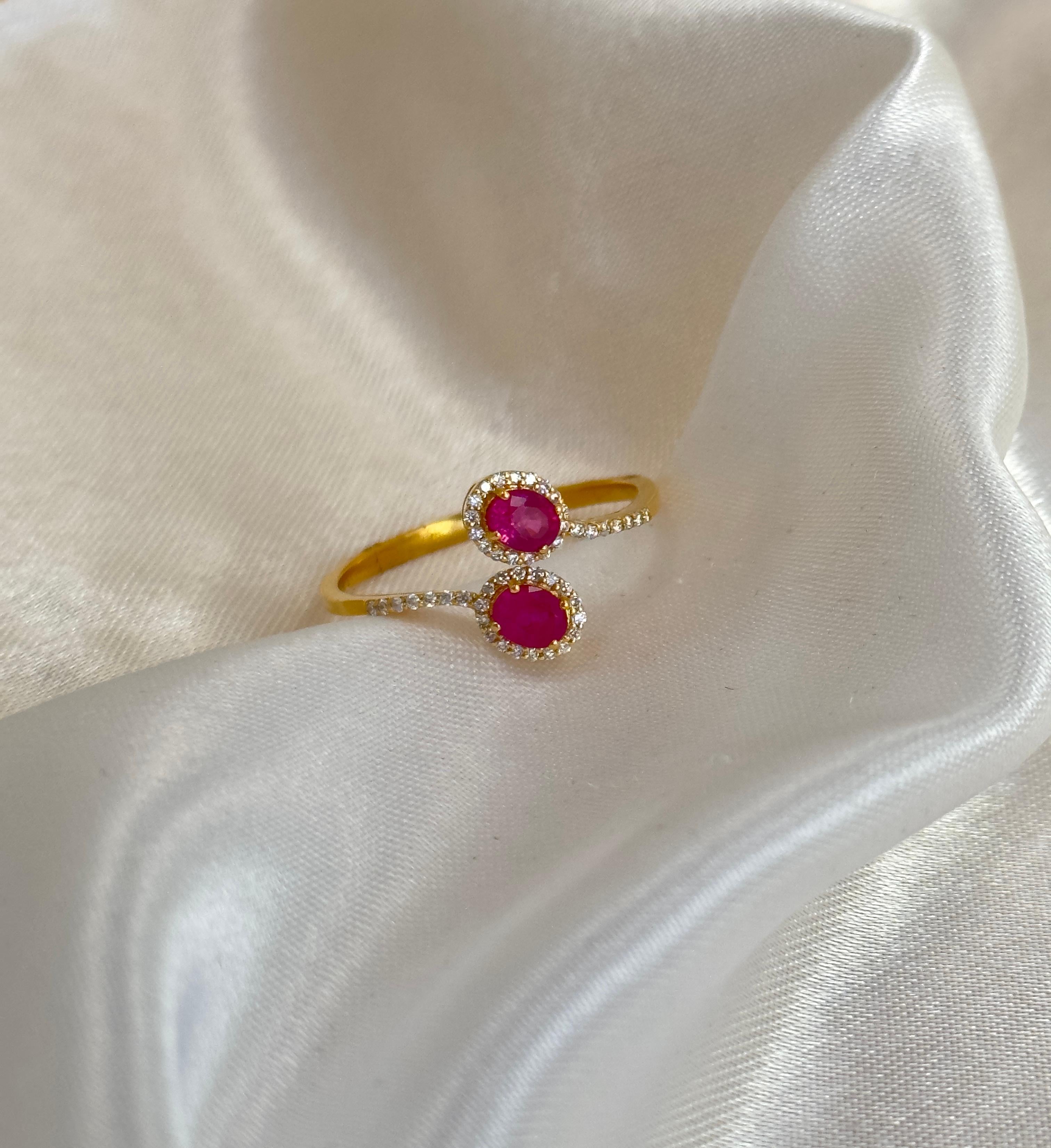 Ruby and Diamond 2 Stone Cocktail Ring with Natural Gemstones and Solid Gold 18k For Sale 1
