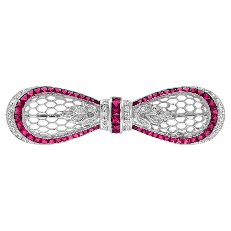 18K White Gold Ruby Bow Brooch with Diamonds For Sale at 1stDibs