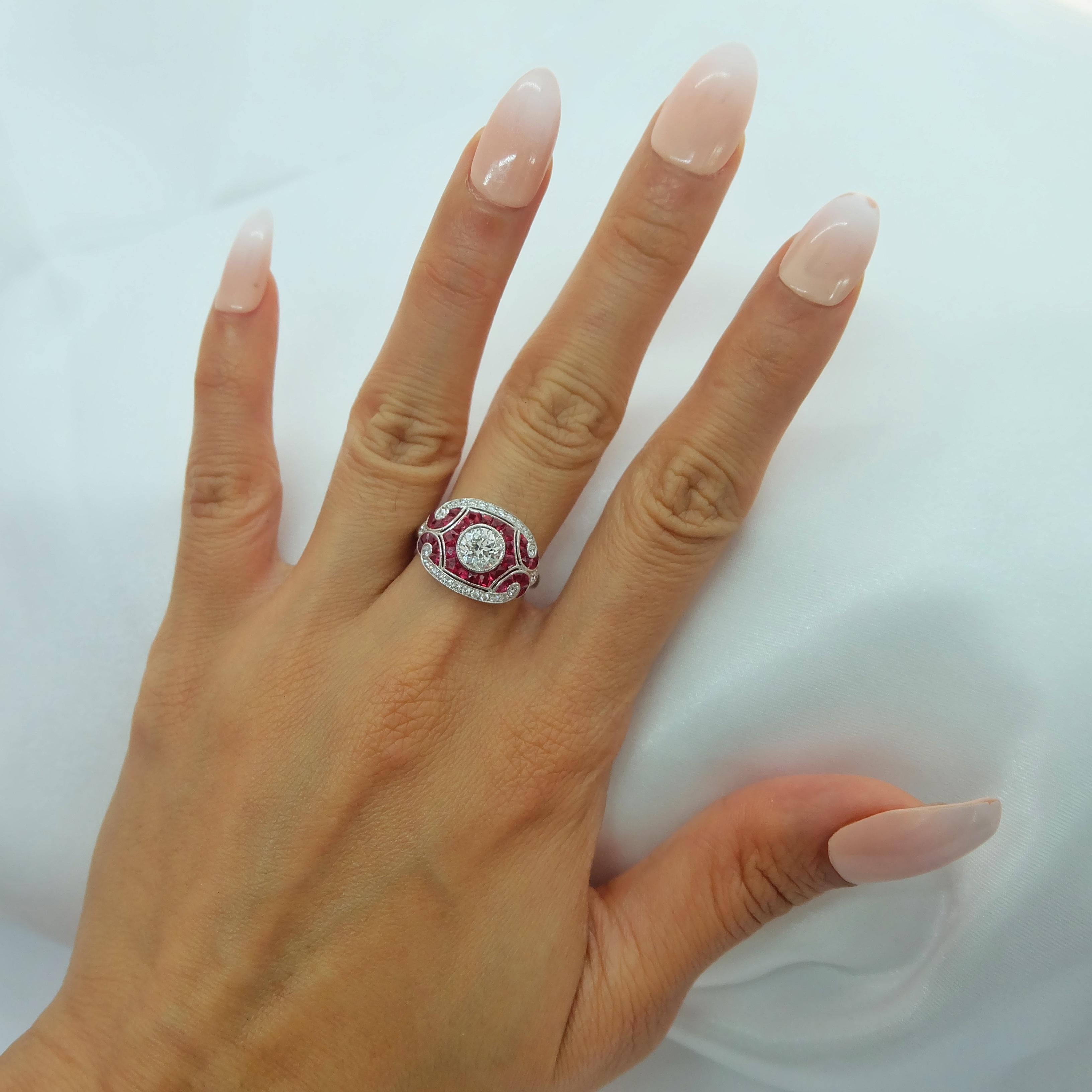 Bague Art déco en platine avec rubis et diamants Sophia D. Unisexe en vente