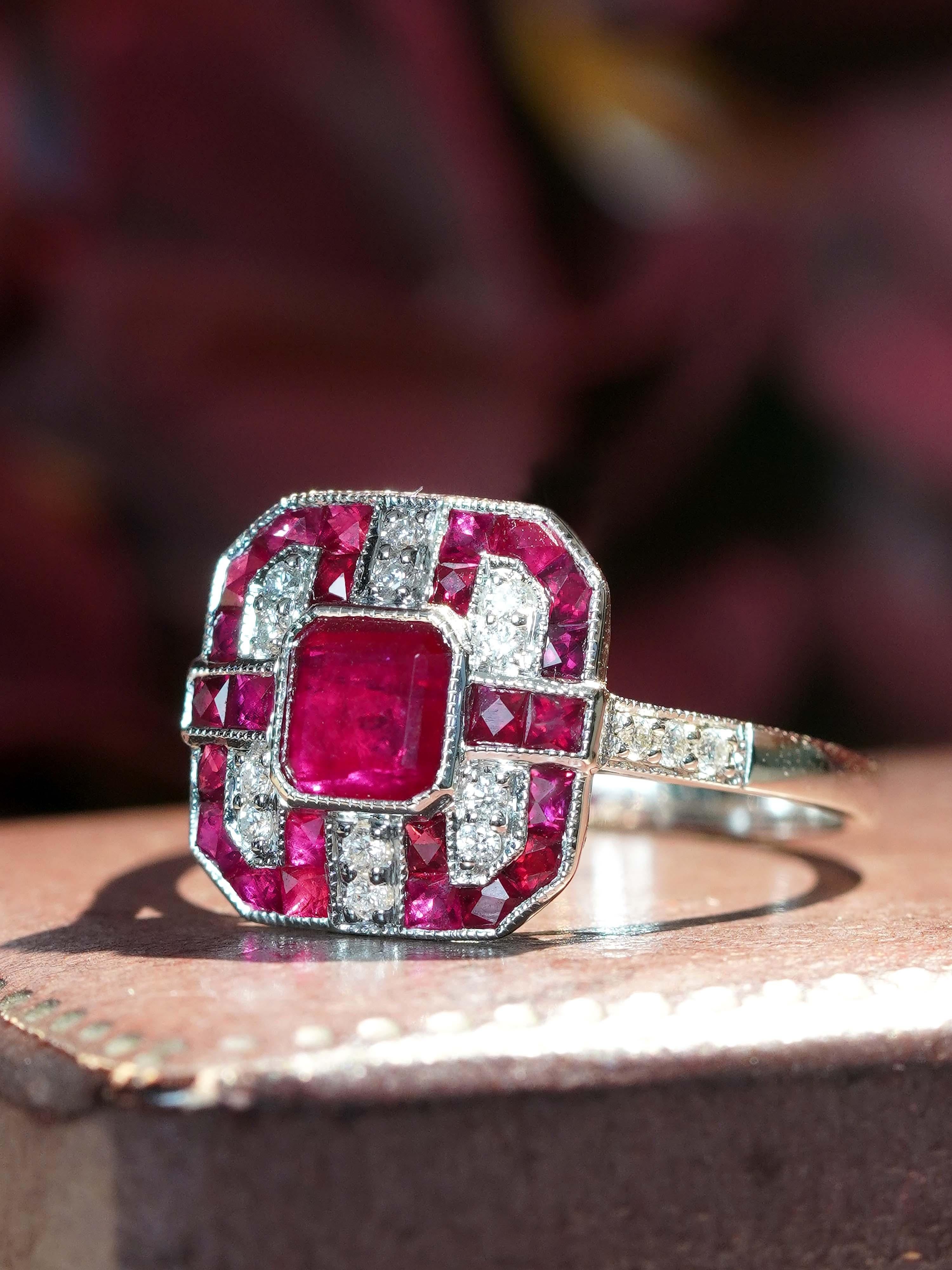 Taille octogone Octogone de style Art déco  Bague de fiançailles en or blanc 18K en vente
