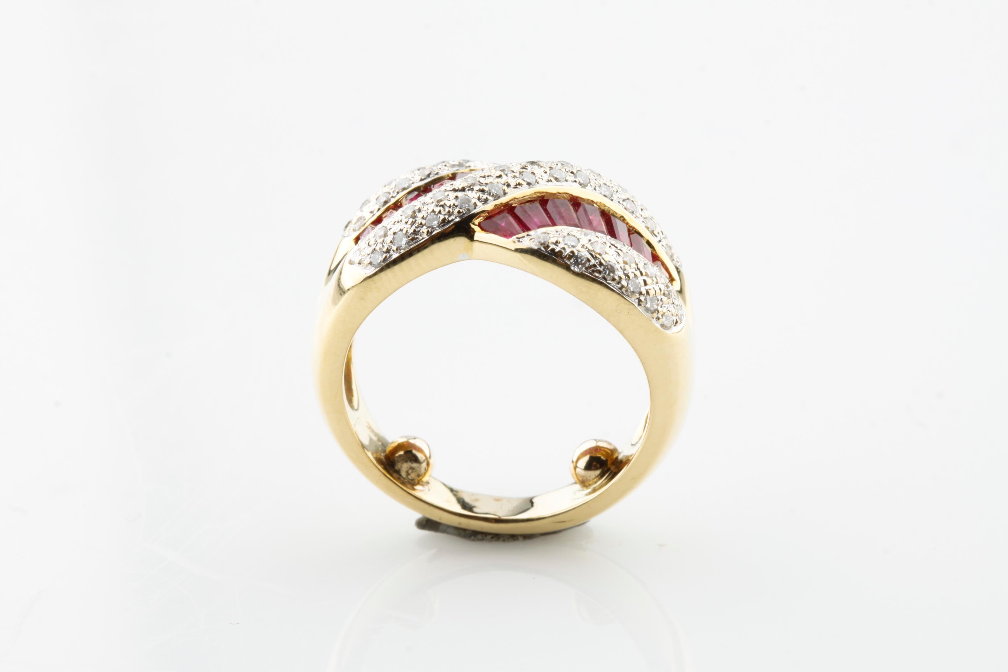 Ruby and Diamond Baguette Cut 18 Karat Yellow Gold Twist Band Ring In Excellent Condition For Sale In Sherman Oaks, CA