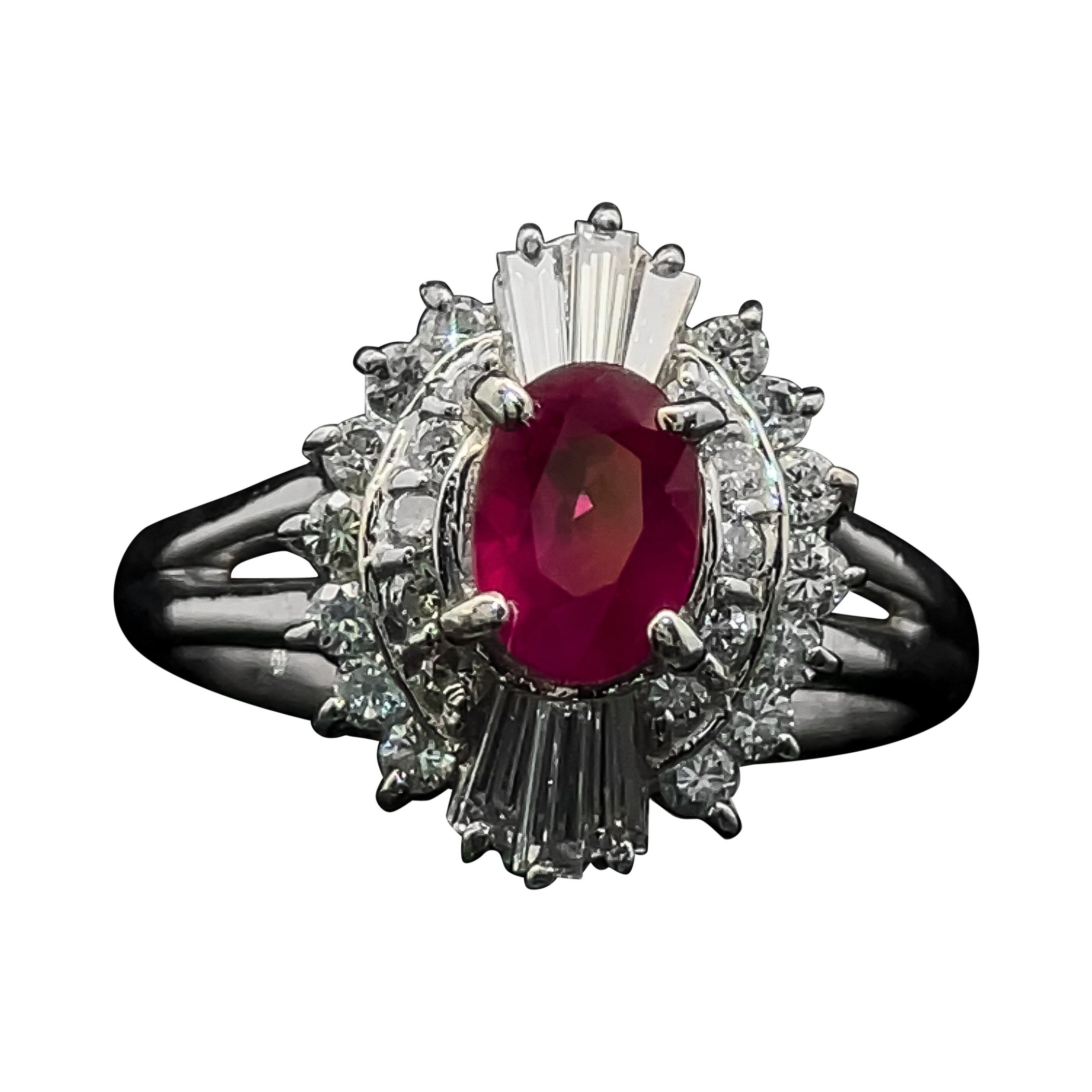 Ballerina-Cocktailring aus Platin mit Rubin und Diamant in Platin im Angebot