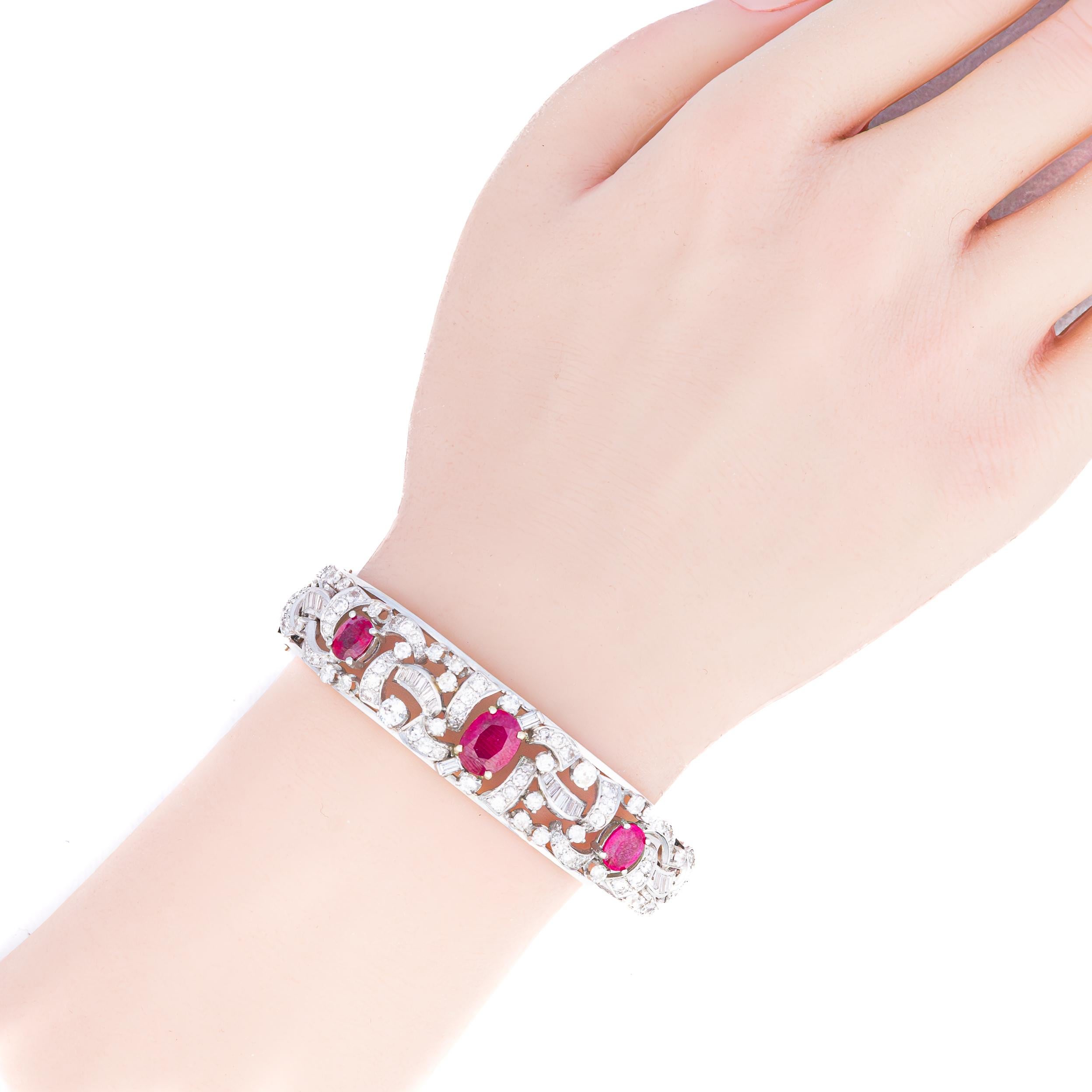 Ruby and Diamond Bangle Bracelet In Excellent Condition For Sale In New York, NY