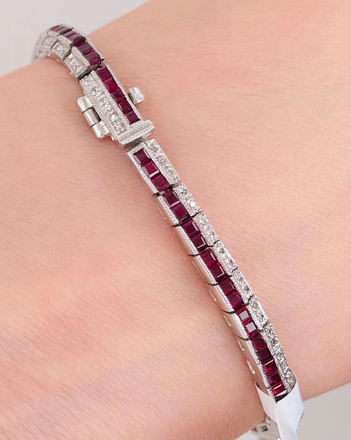 Taglio princess Bracciale con rubini e diamanti, oro bianco 14 carati, stile Art Déco in vendita