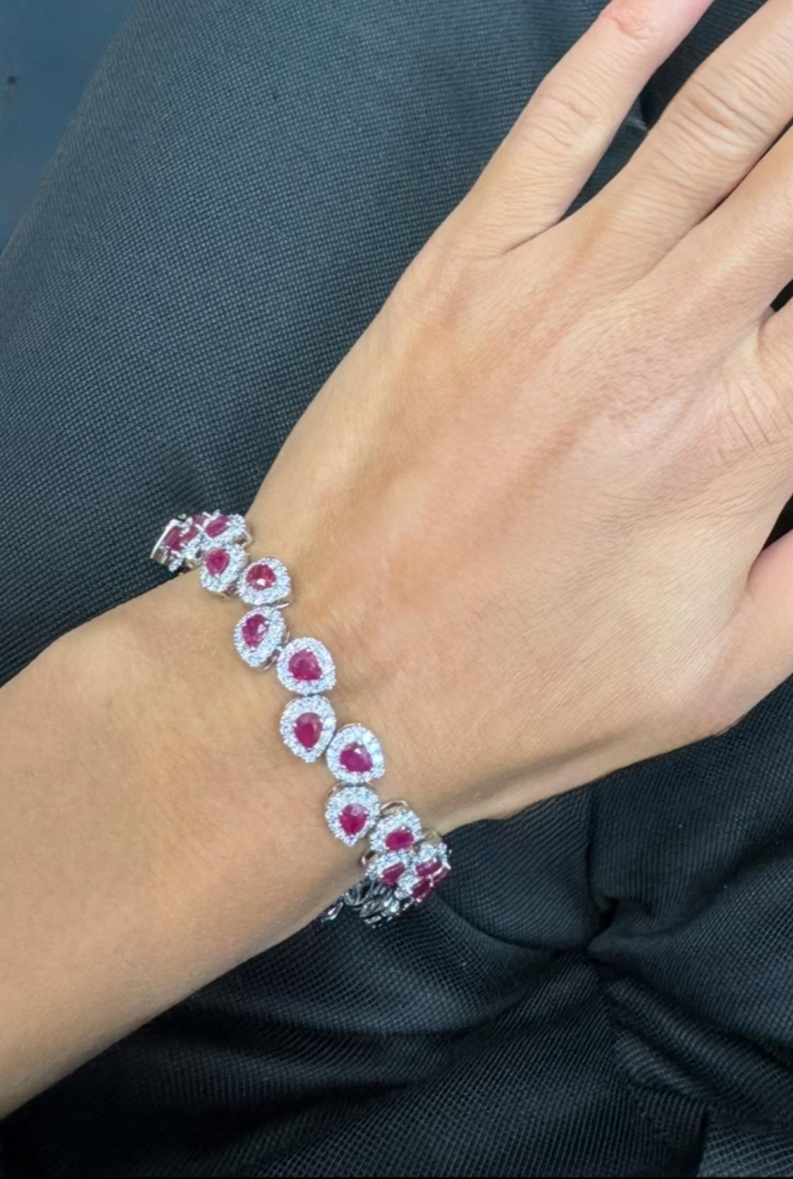Ruby and diamond bracelet 18k white gold en Nuevo estado para la venta en London, GB