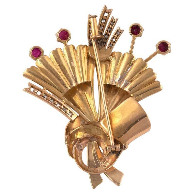Ruby and Diamond Brooch, circa 1940 For Sale at 1stDibs