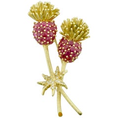 Vintage Ruby and Diamond Brooch, circa 1940s 18 Karat 2.50 Carat of Rubies