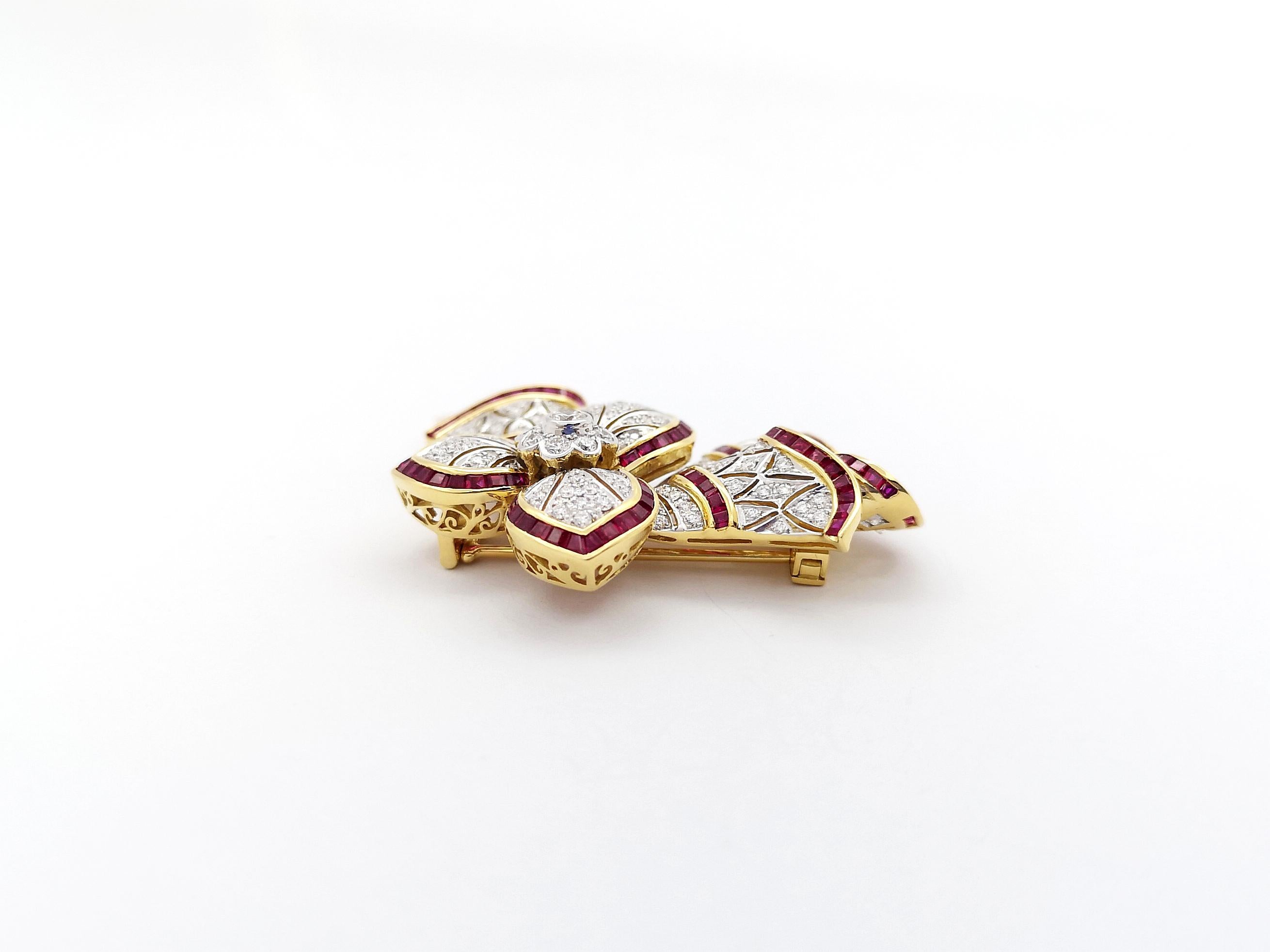 Ruby and Diamond Brooch/Pendant set in 18K Gold Settings In New Condition For Sale In Bangkok, TH