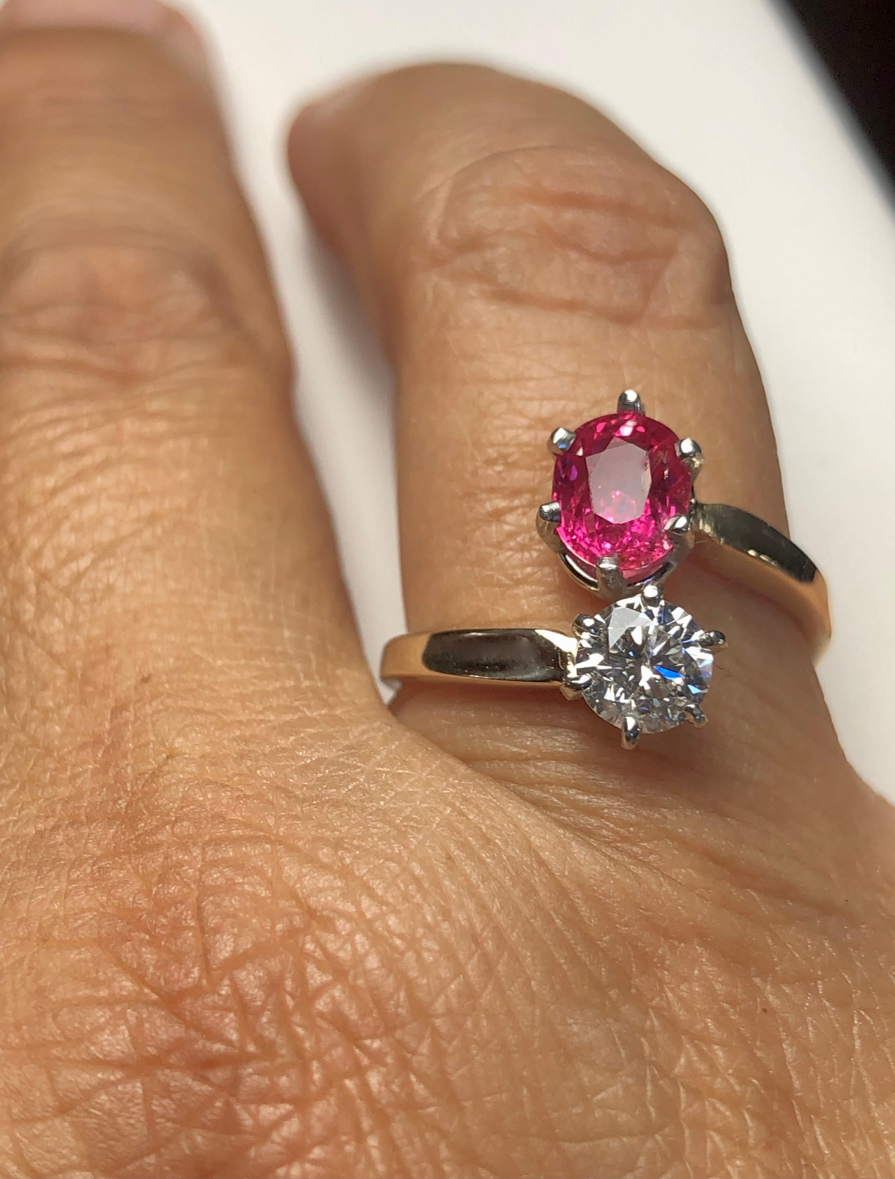 Bague de fiançailles bypass en rubis et diamants en vente 10