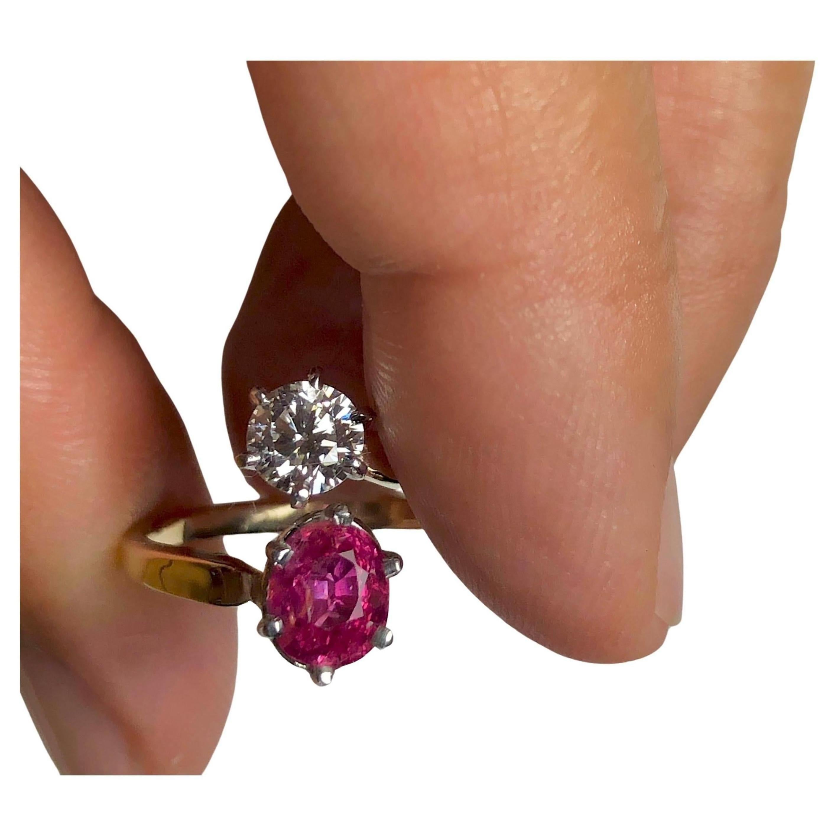 Bague de fiançailles bypass en rubis et diamants en vente 2