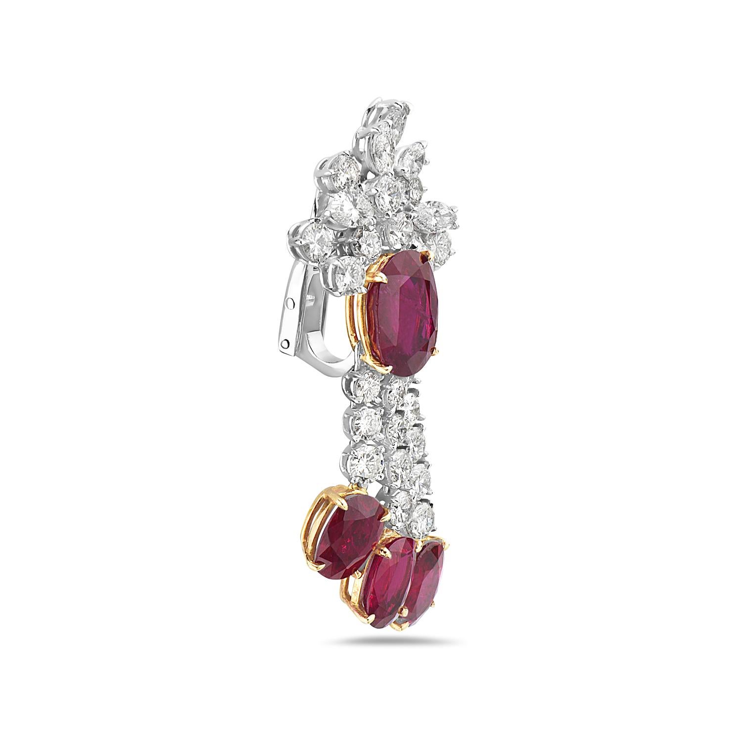 Contemporain Boucles d'oreilles lustre en or 18 carats, rubis et diamants en vente