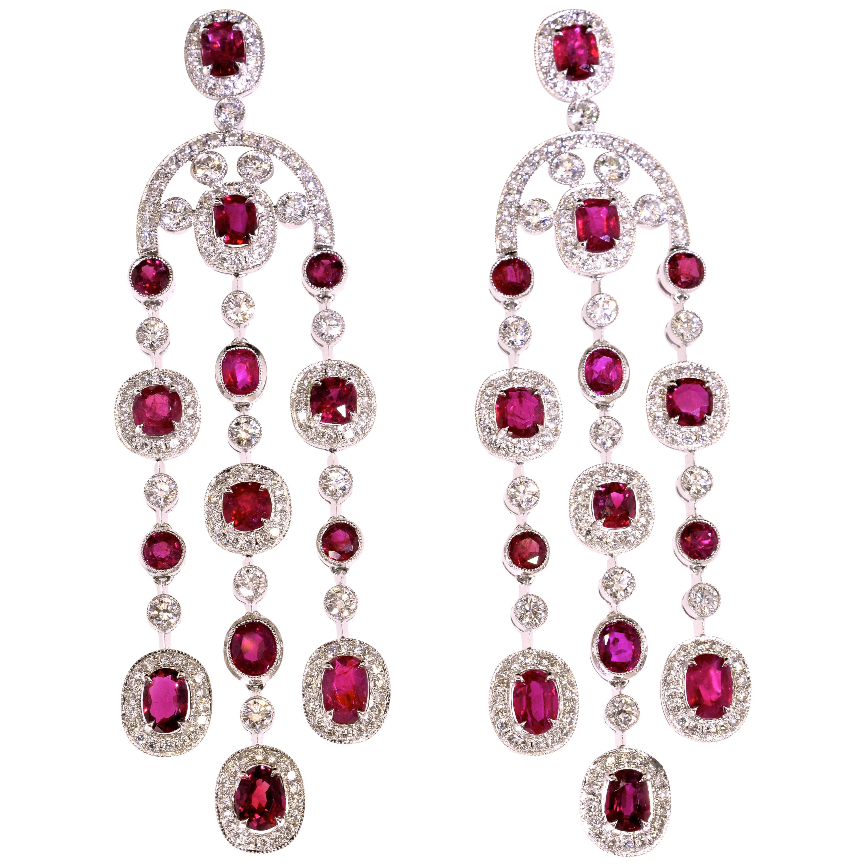 Rubin- und Diamant-Kronleuchter-Ohrringe von Pierre/Famille (Brillantschliff)