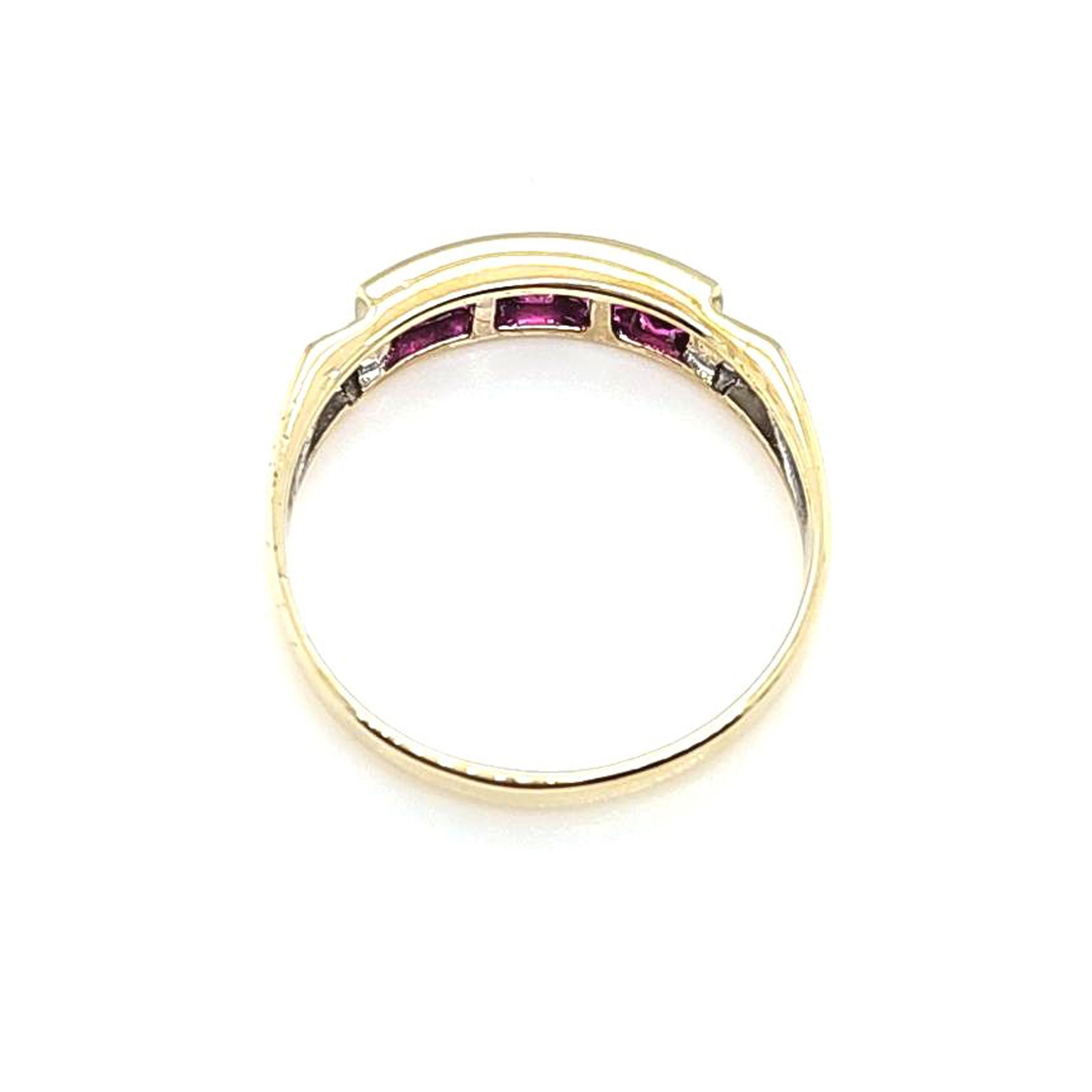 Bague Channel Channel en or jaune avec rubis et diamants Pour femmes en vente