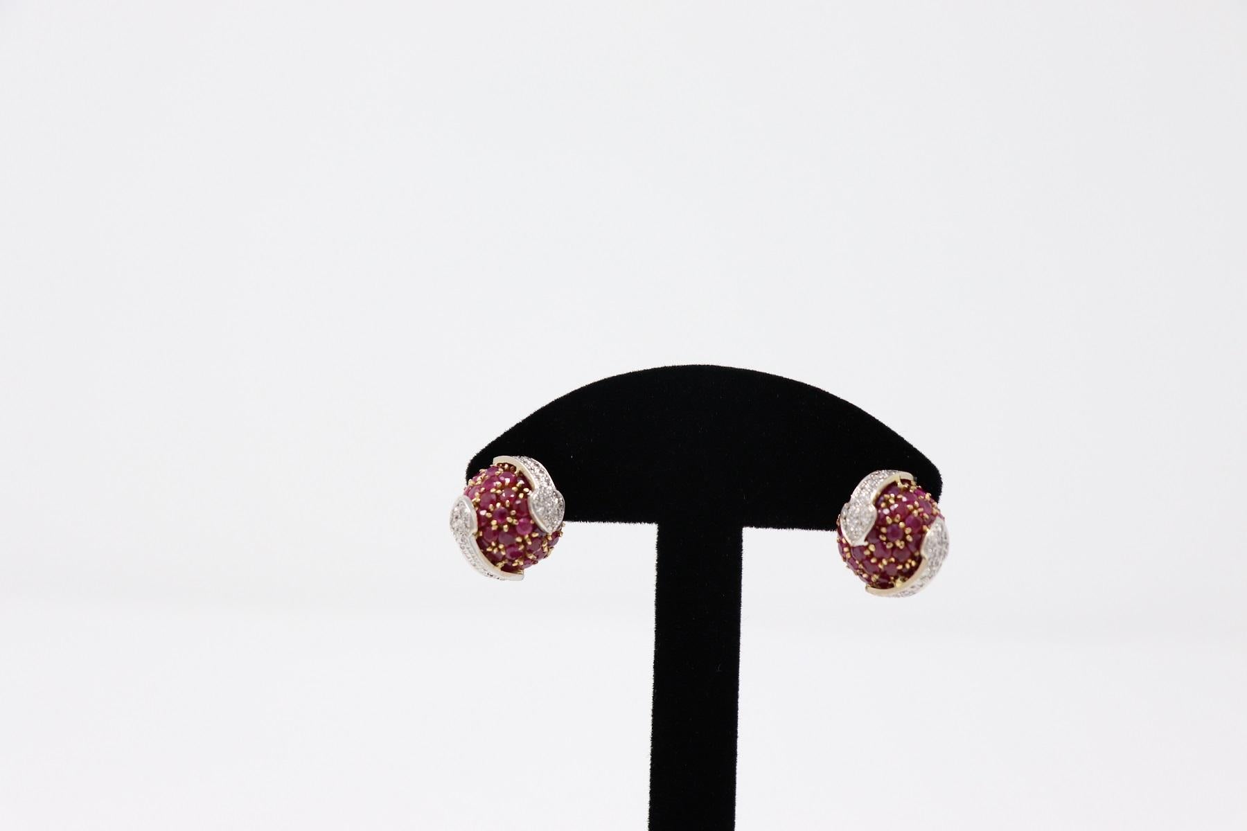 Ruby and Diamond Clip-On Earrings in Yellow and White Gold In New Condition In Bosco Marengo, IT