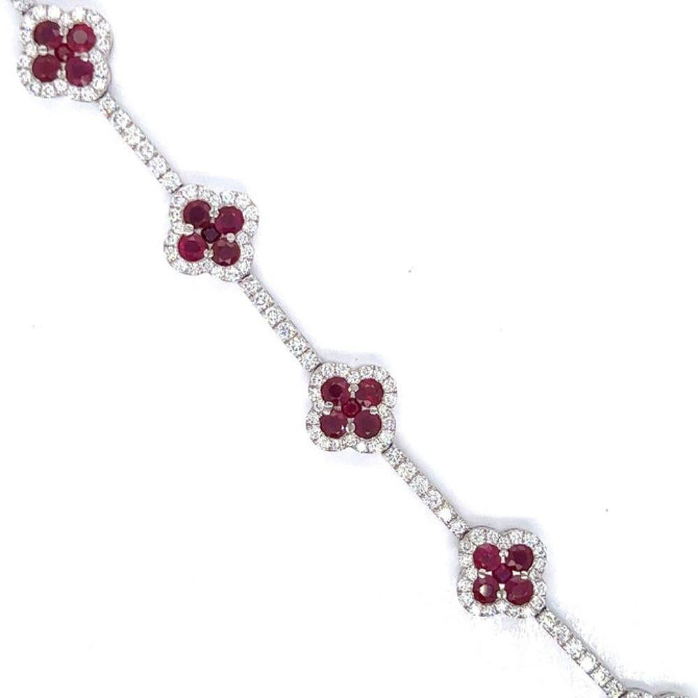 Ruby and Diamond Clover Bracelet Set in 14K Gold. In Excellent Condition For Sale In Derby, NY