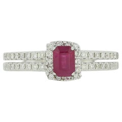 Anillo en racimo de rubíes y diamantes