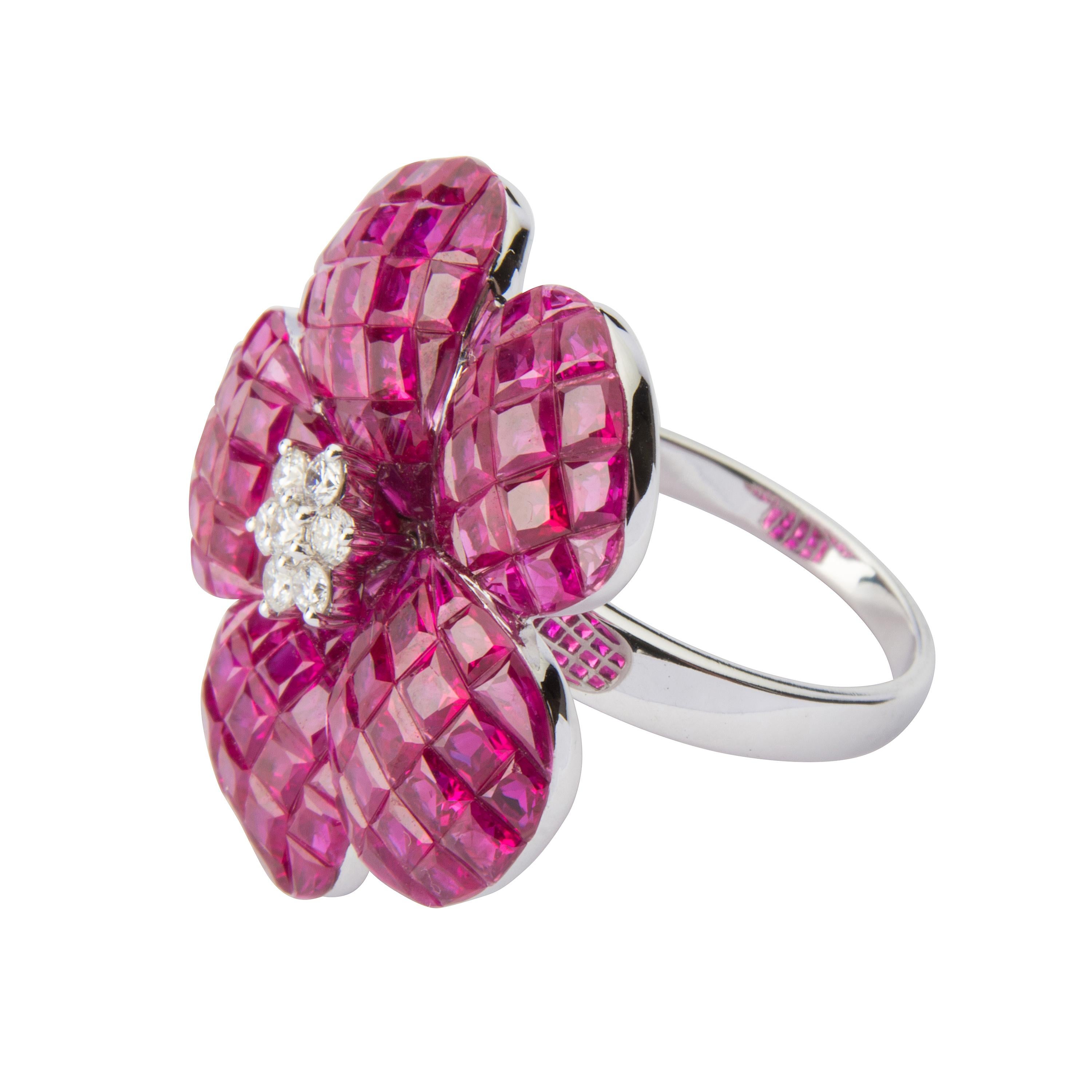 18 Karat White Gold Ruby and Diamond Cocktail Ring In New Condition In Southbank, Victoria