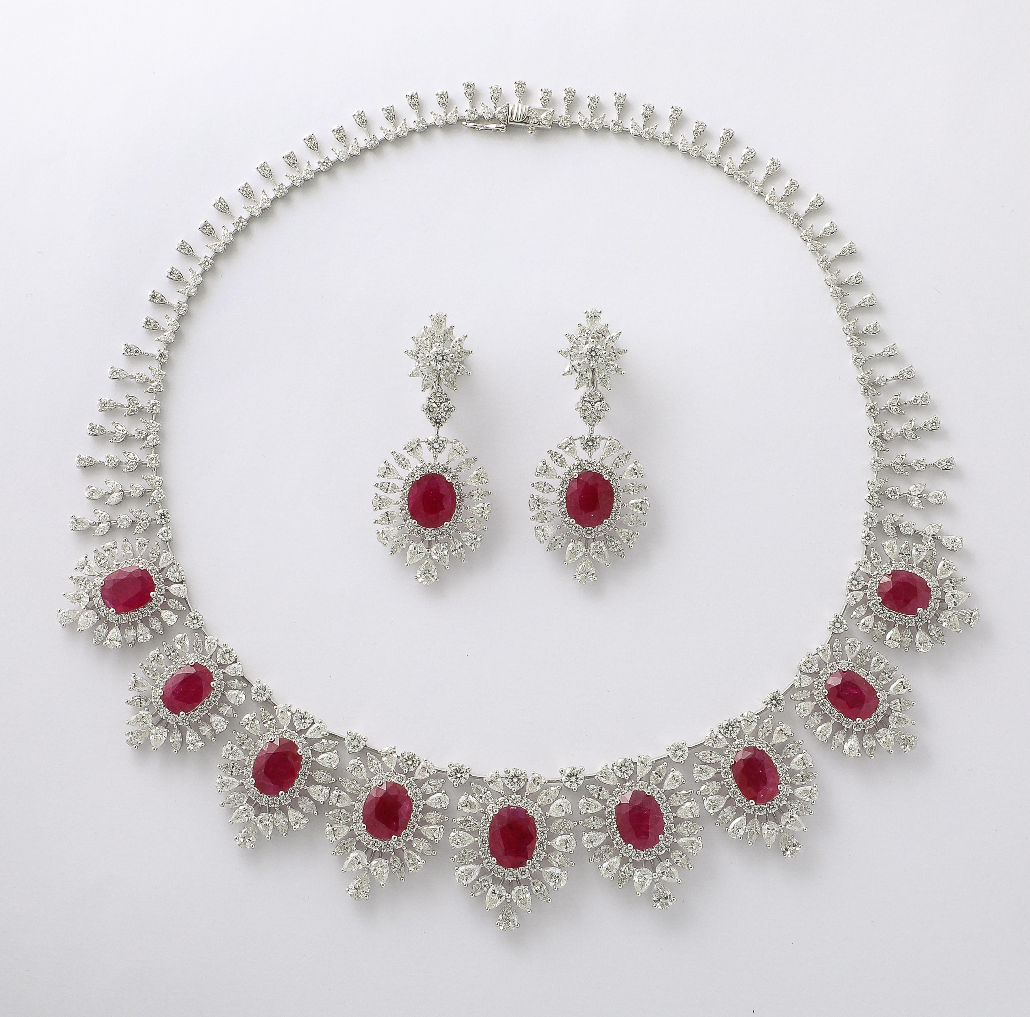 Boucles d'oreilles pendantes en rubis et diamants en vente 5