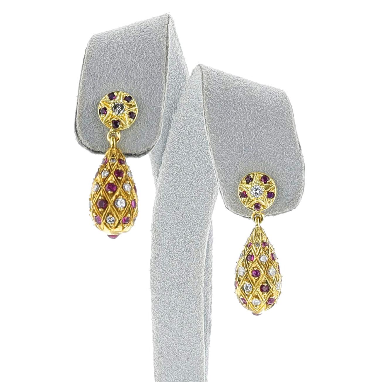 Women's or Men's Ruby and Diamond Dangling Earrings with Gold, 18k For Sale