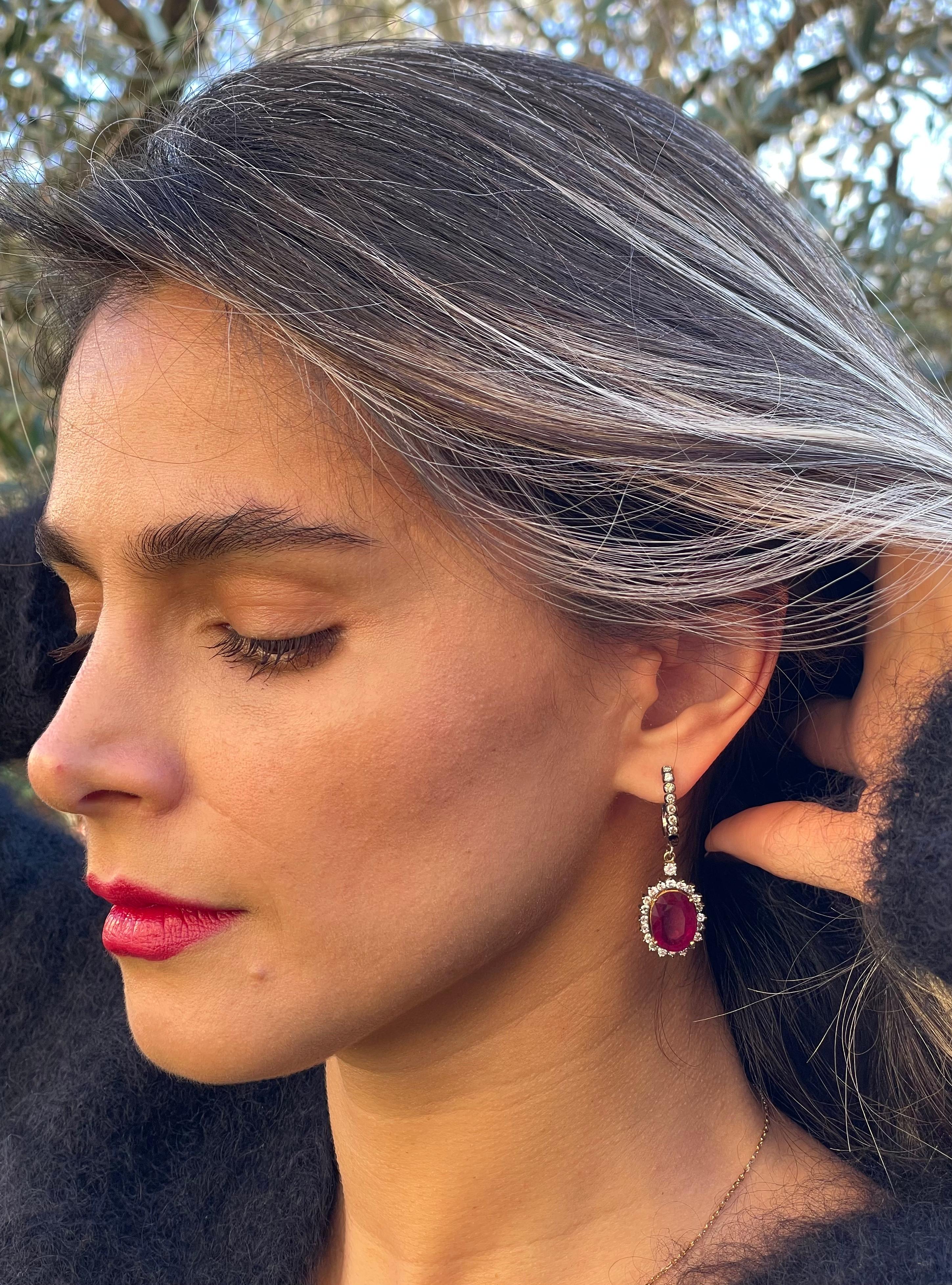 Donna Ruby and Diamond Drop Dangle Earrings in vendita