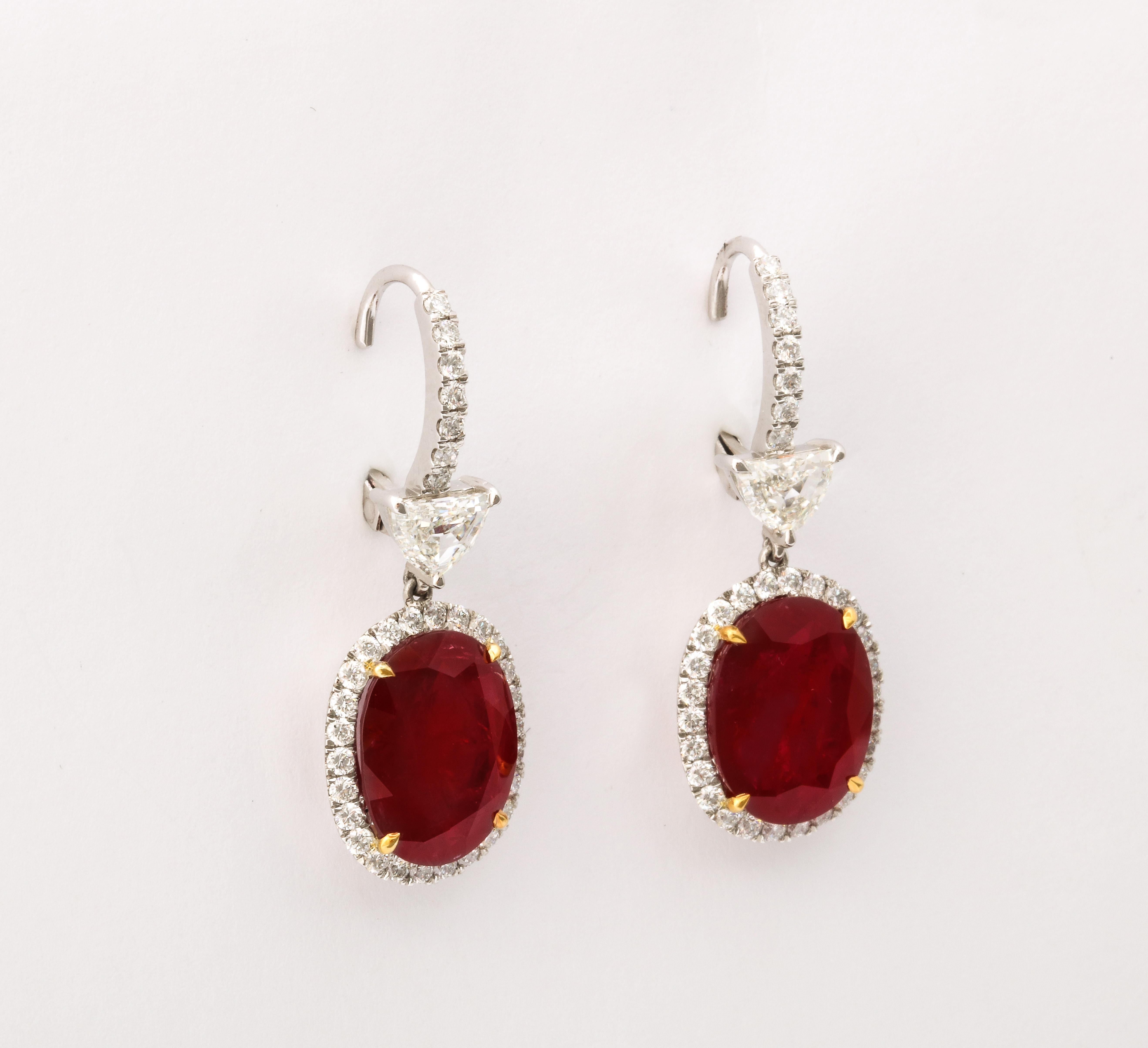 Ruby and Diamond Drop Dangle Earrings In New Condition For Sale In New York, NY