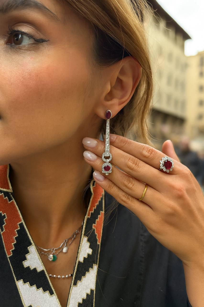 Art Déco Ruby and Diamond drop earrings. in vendita