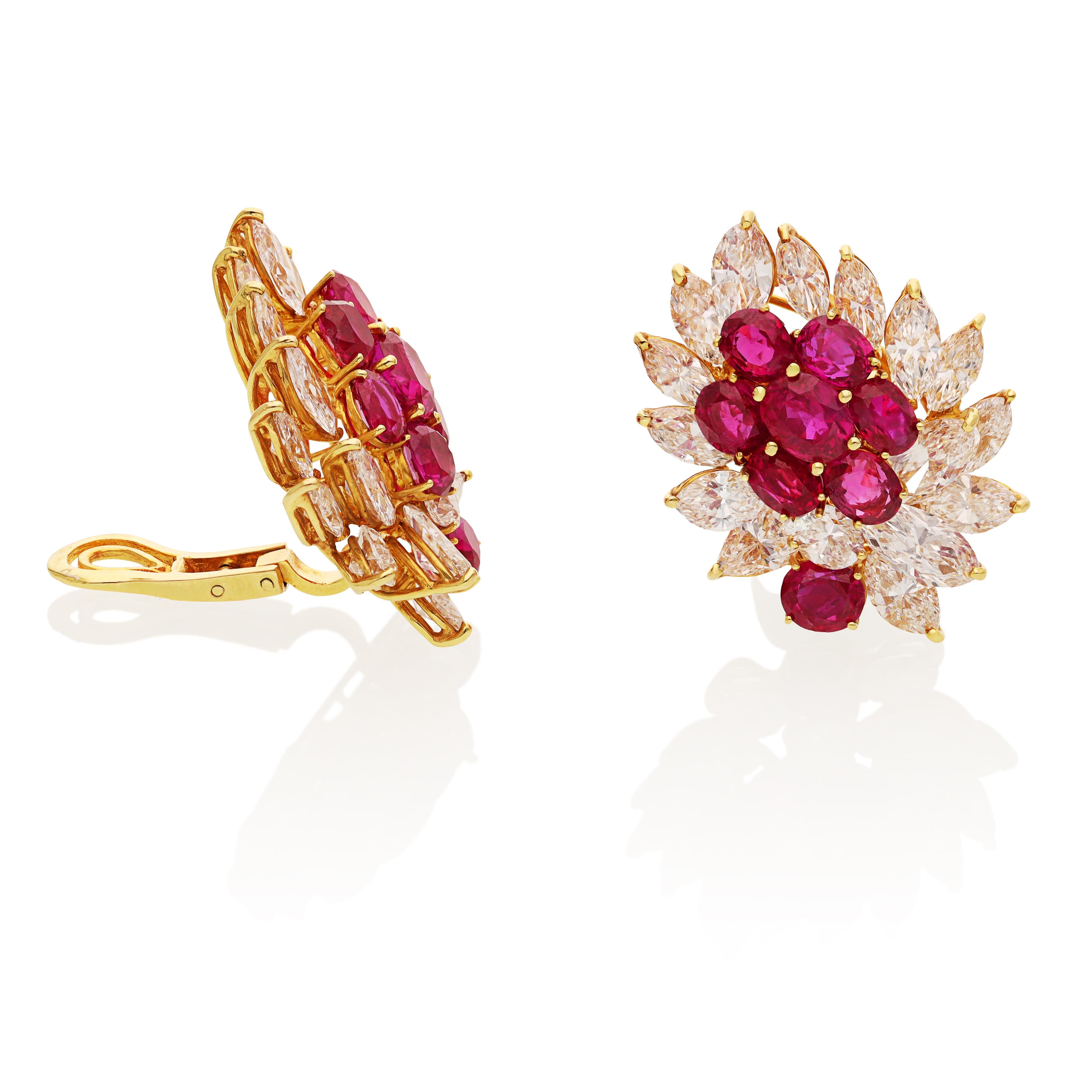 Clips d'oreilles en rubis et diamants Excellent état - En vente à New York, NY