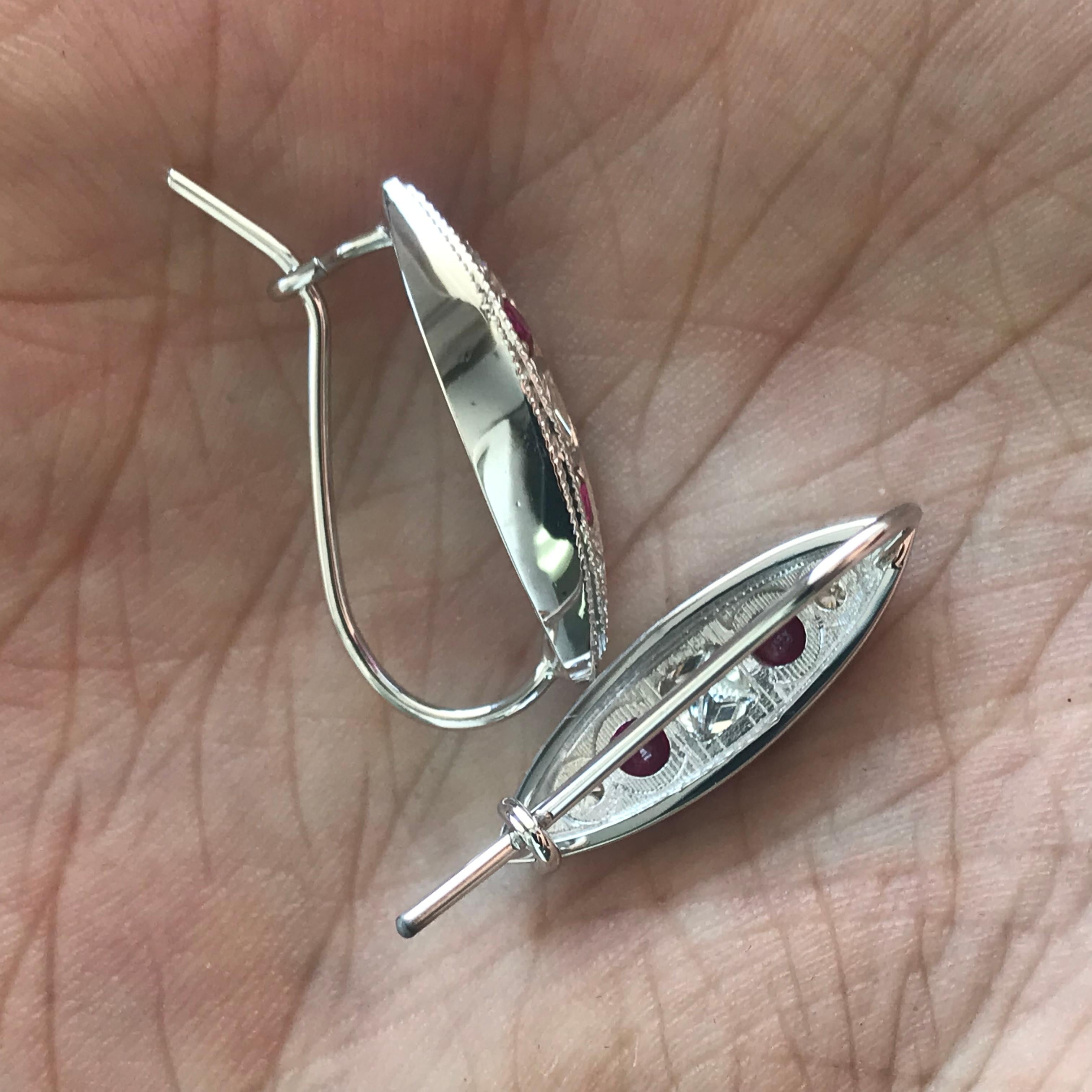Ohrringe mit Rubinen und Diamanten in 18 Karat Weiß, Ben Dannie Design im Zustand „Neu“ im Angebot in West Hollywood, CA