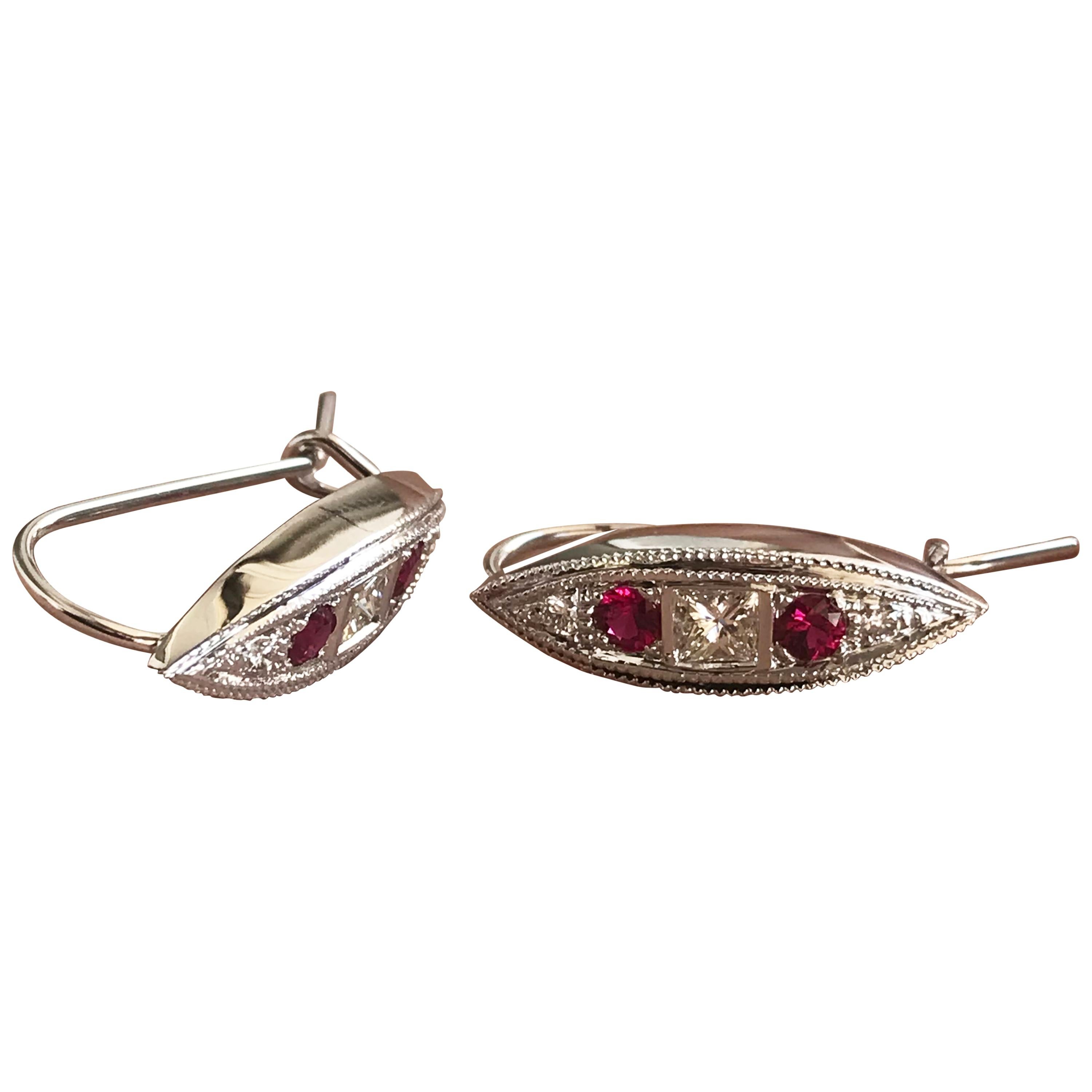 Ohrringe mit Rubinen und Diamanten in 18 Karat Weiß, Ben Dannie Design im Angebot