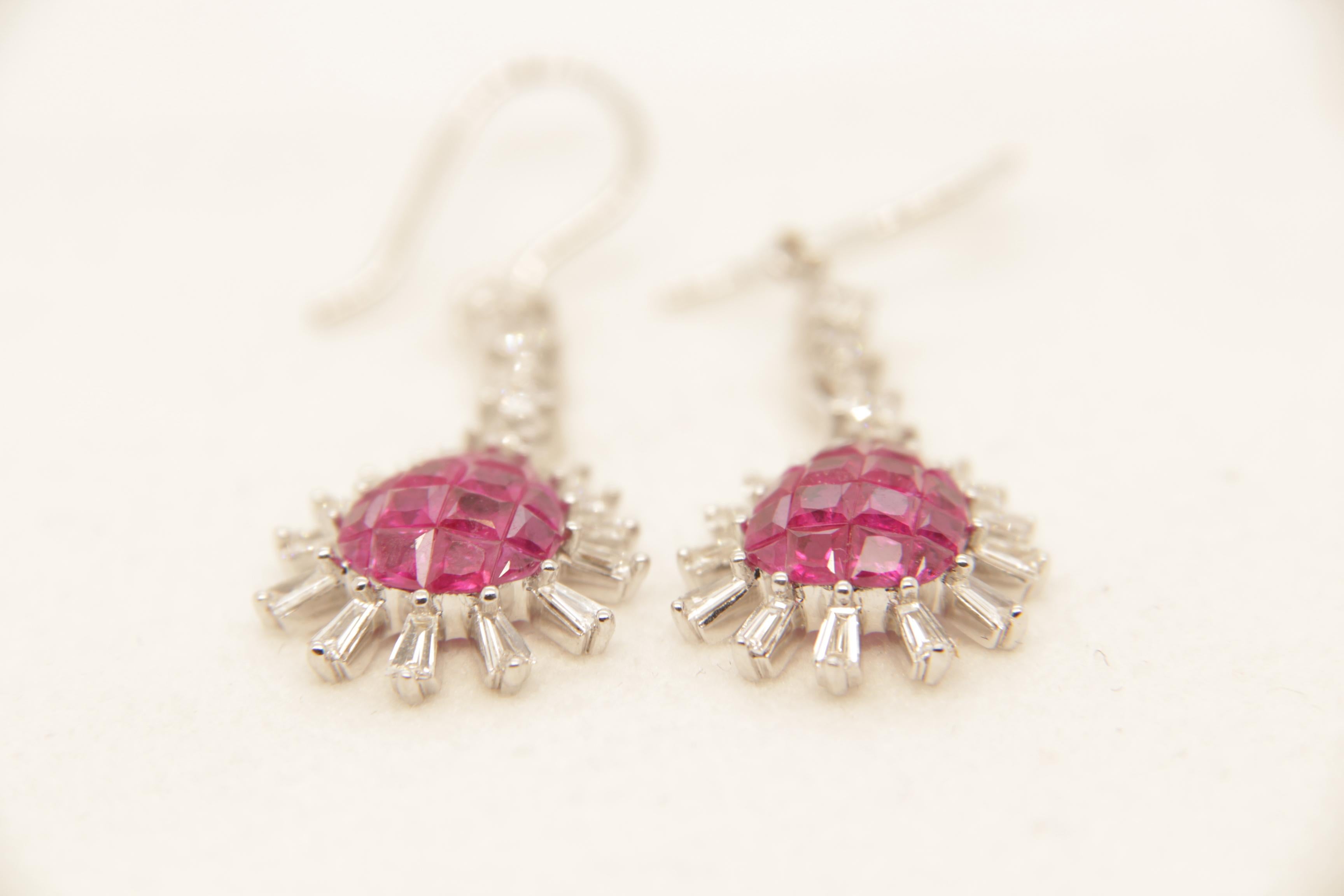 Pendiente de rubí y diamante en oro de 18 quilates en Nuevo estado para la venta en Bangkok, TH