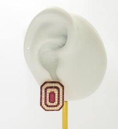 Boucles d'oreilles rubis et diamants en or 18 carats