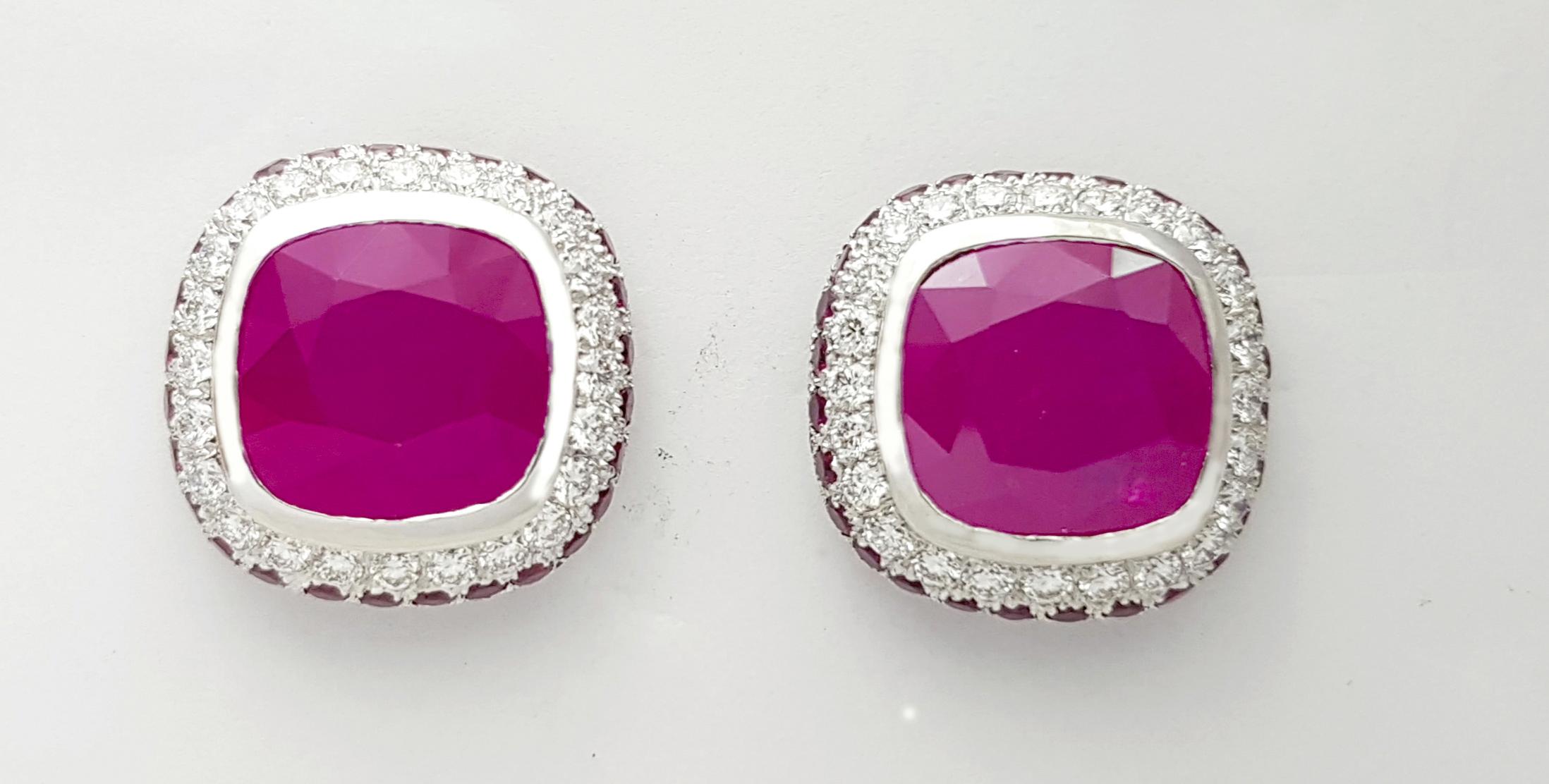 Contemporaneo Orecchini con rubini e diamanti incastonati in oro bianco 18K in vendita