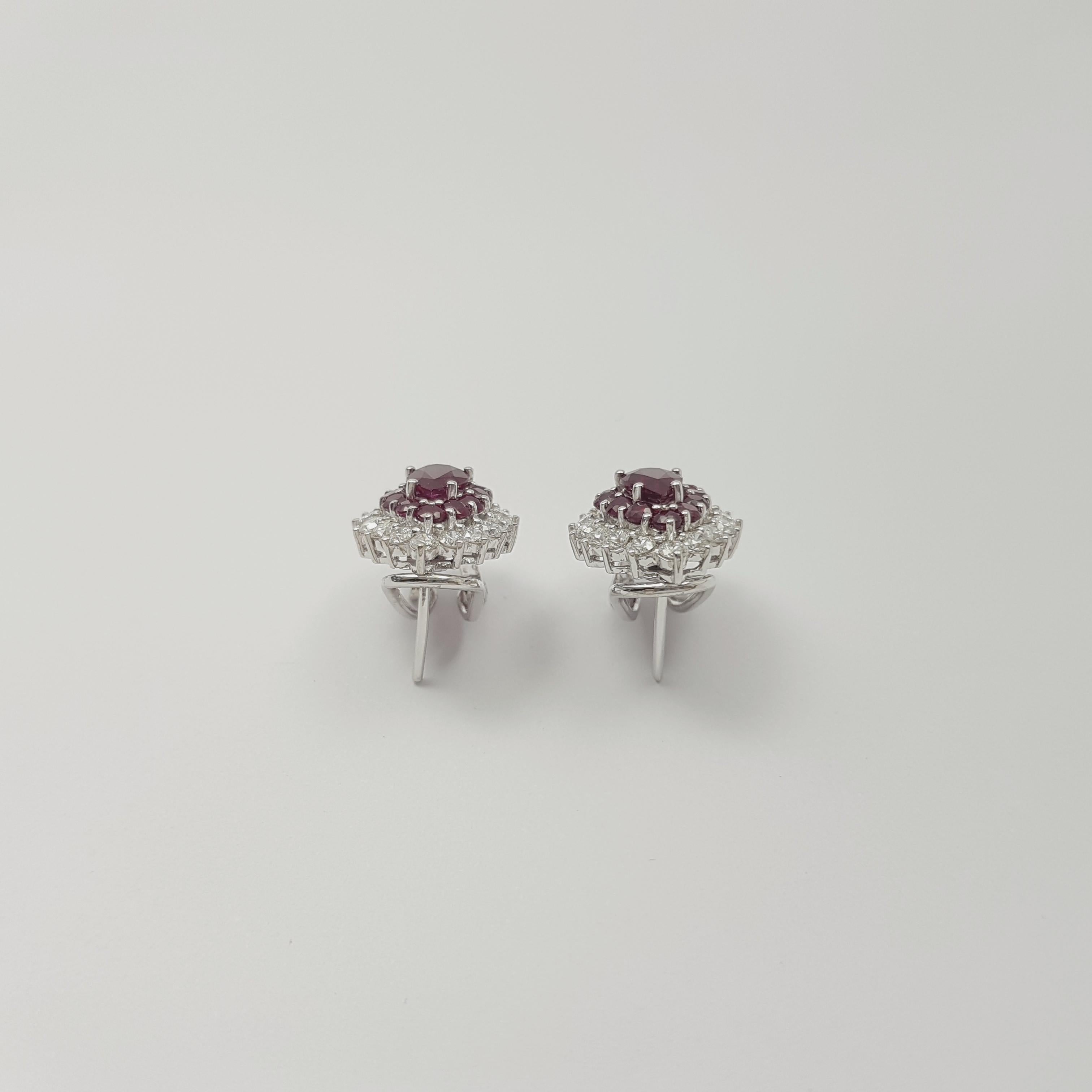 Donna Ruby and Diamond Earrings set in 18K White Gold Settings in vendita