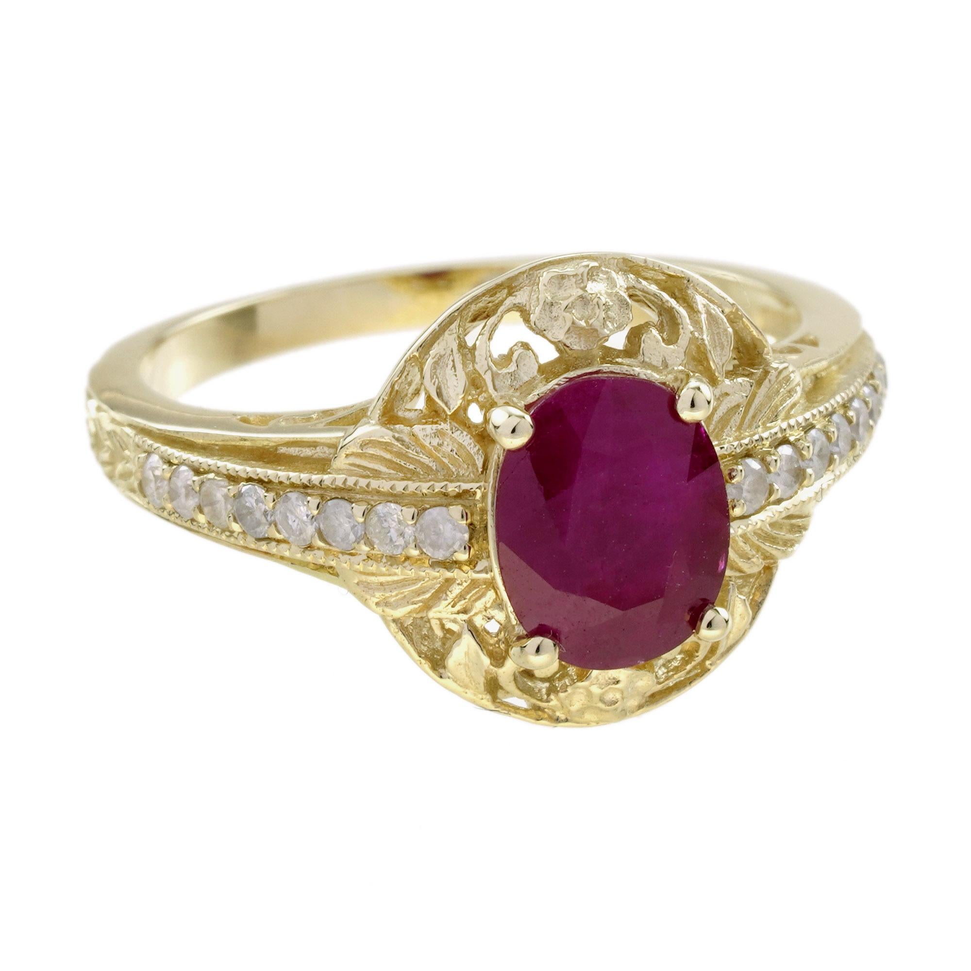 Un rubis ovale exquis, serti dans une monture filigrane, rayonne d'une riche et profonde teinte rouge. Des diamants ornent délicatement les épaules, ajoutant un éclat brillant et rehaussant le design général. Une combinaison parfaite de