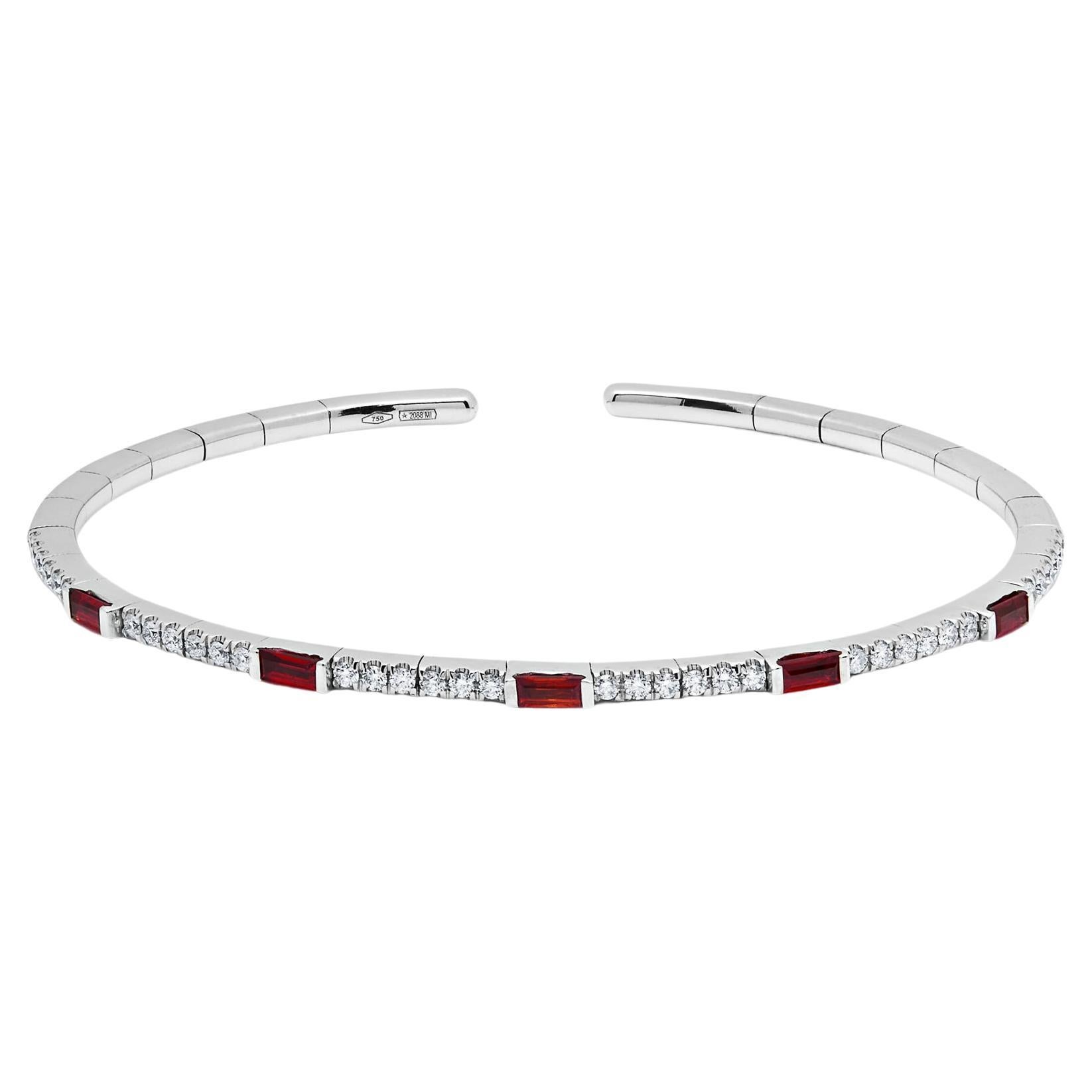 Bracelet manchette souple en rubis et diamants