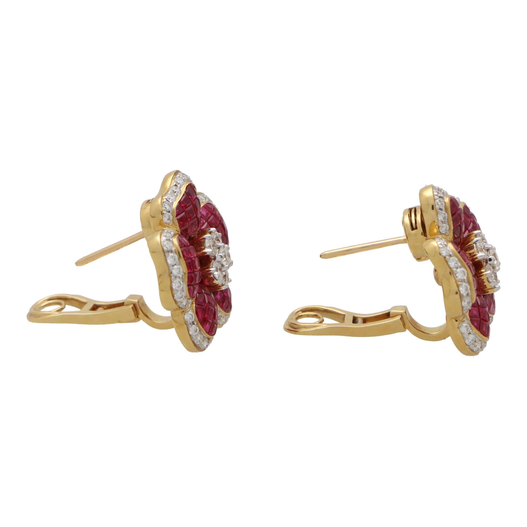 Ruby and Diamond Floral Motif Cluster Earrings Set in 18k Yellow Gold In New Condition For Sale In London, GB