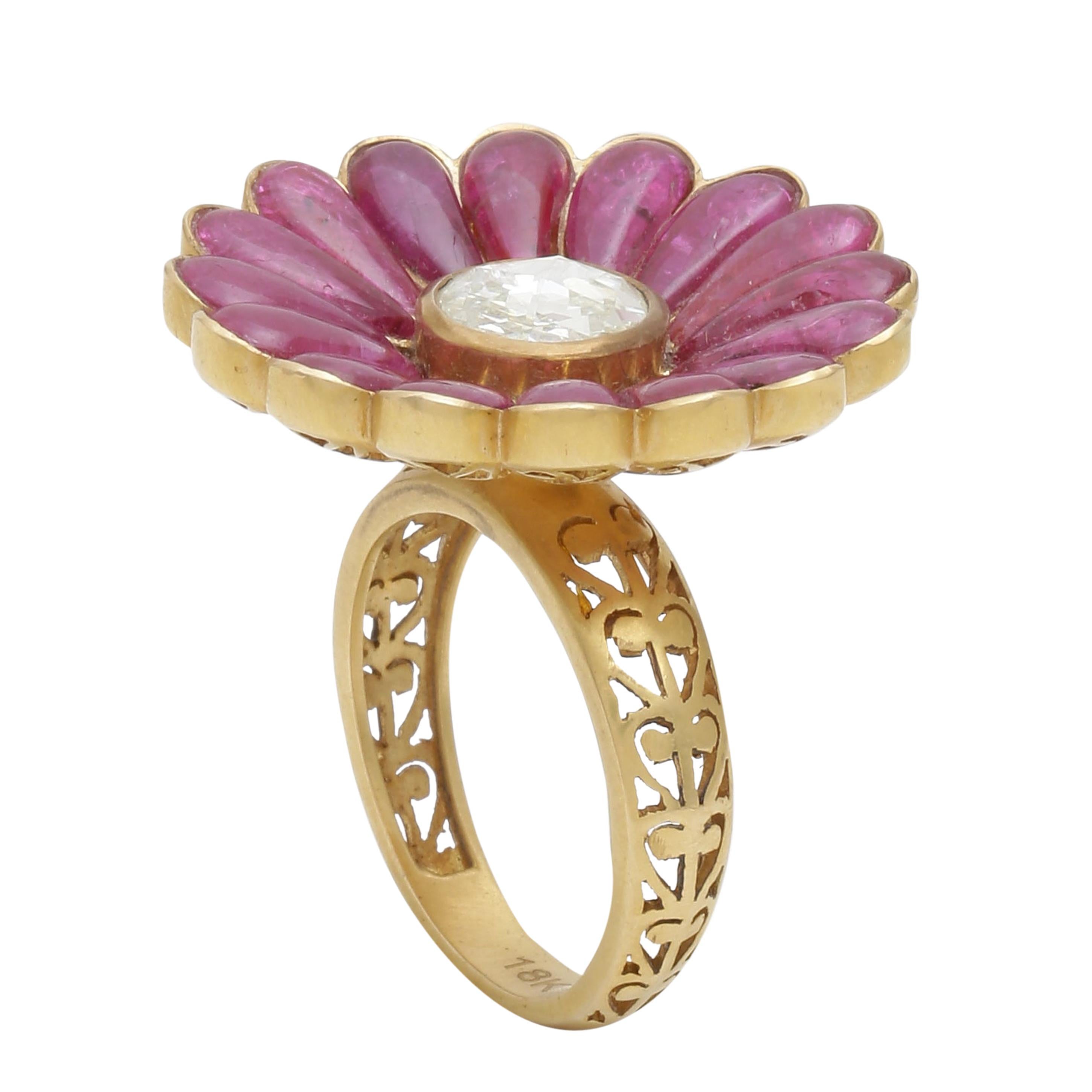 Bague cocktail à fleurs en or jaune 18 carats, rubis et diamants, fabriquée à la main