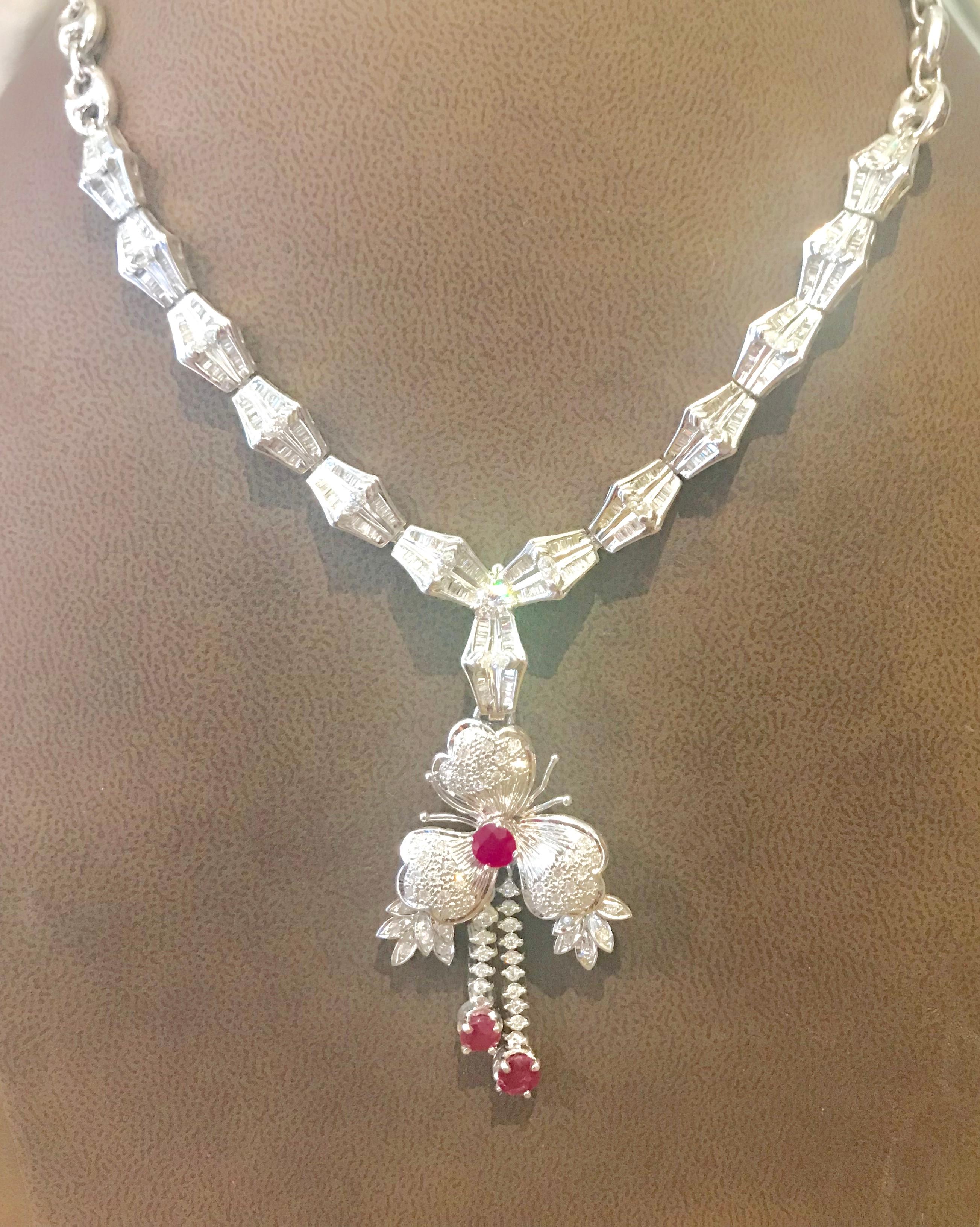 Collar Flor Gota Rubí y Diamante Oro Blanco 14 Kilates en venta 3