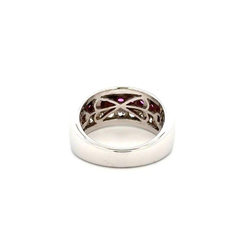 Ruby and Diamond Gold Band Vintage Cocktail Ring Estate Fine Jewelry In Excellent Condition For Sale In Montreal, QC