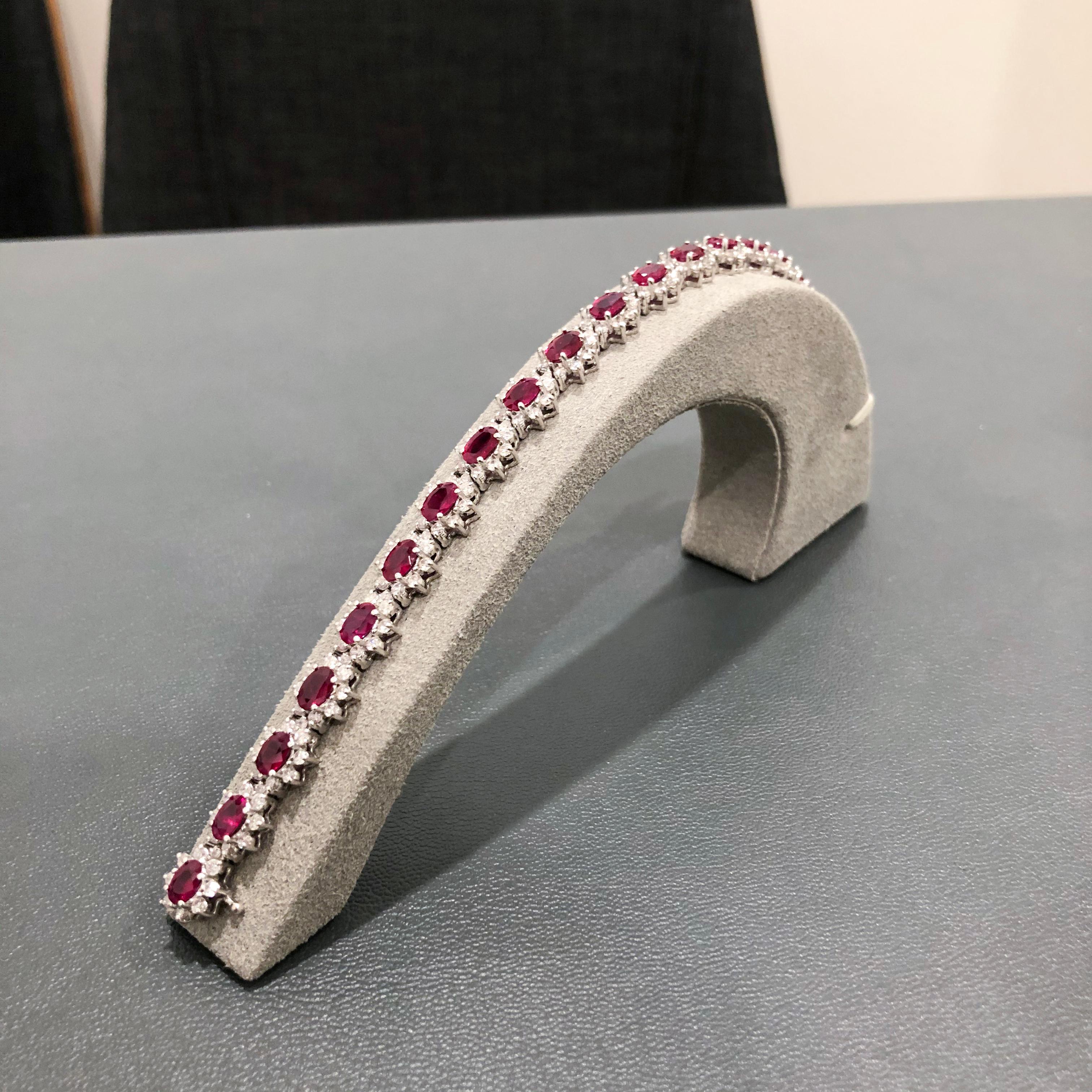 Roman Malakov 10.15 Carat Total Oval Ruby with Diamond Flower Tennis Bracelet In New Condition For Sale In New York, NY