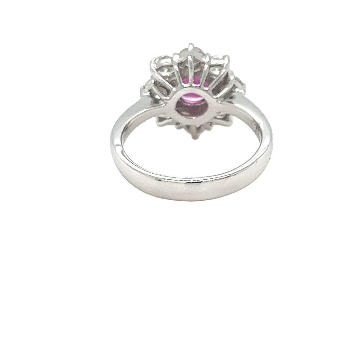 Anillo Halo de Rubí y Diamante en Platino Corte cojín en venta