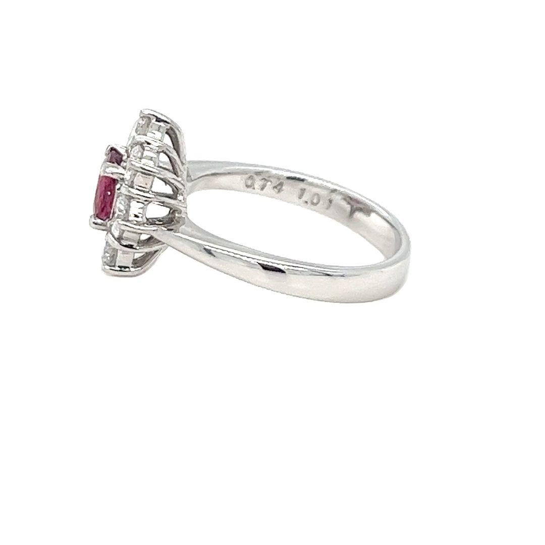 Anillo Halo de Rubí y Diamante en Platino en Nuevo estado para la venta en Coral Gables, FL