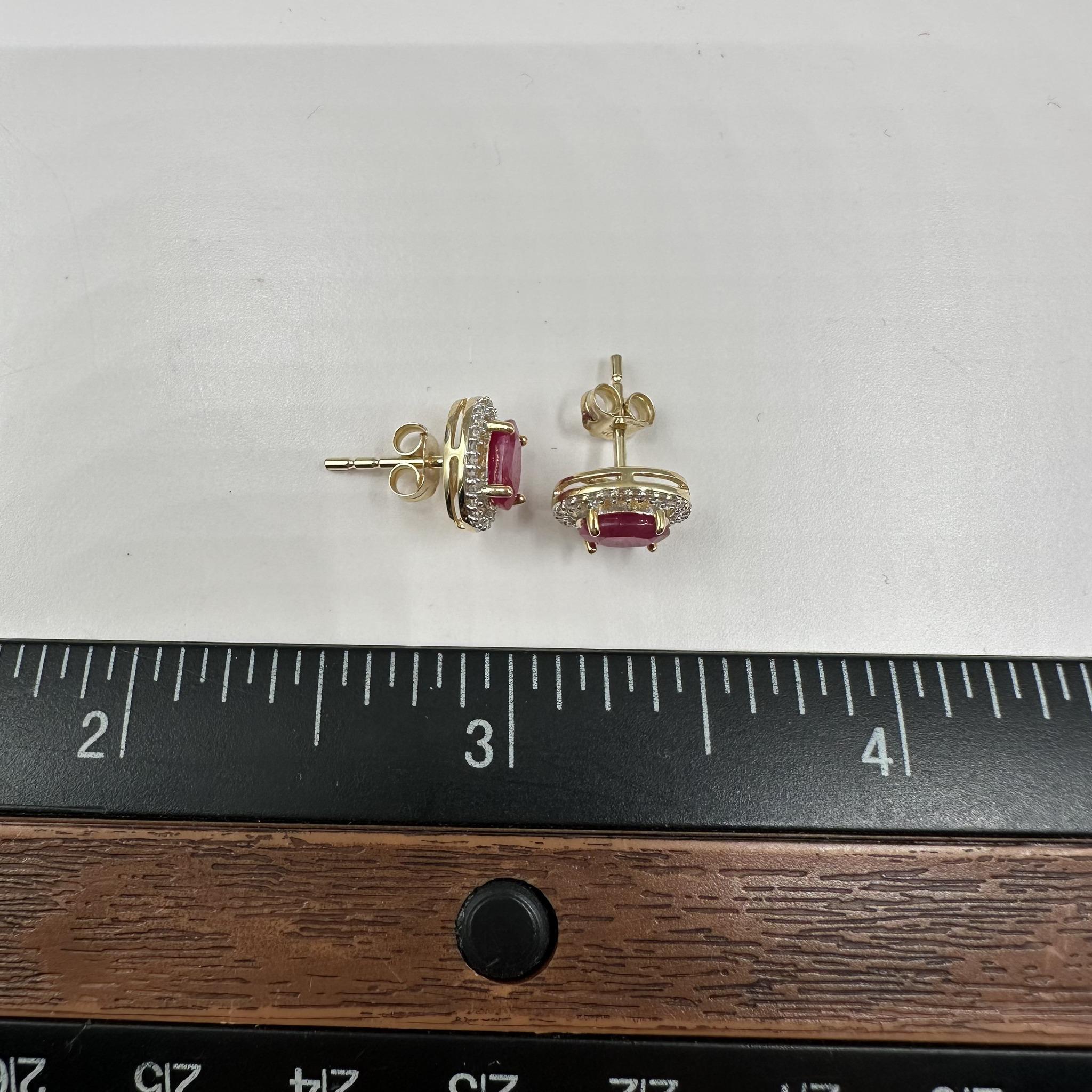 Donna Orecchini a cerchio con rubino e diamante in oro giallo 10kt - Design/One, 1,53g in vendita