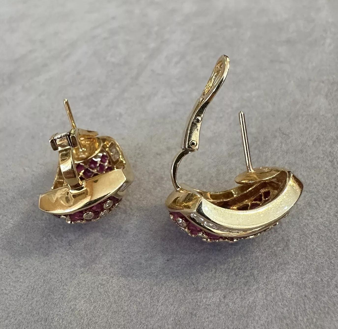 Ruby and Diamond Huggie Earrings in 18k Yellow Gold In Excellent Condition For Sale In La Jolla, CA