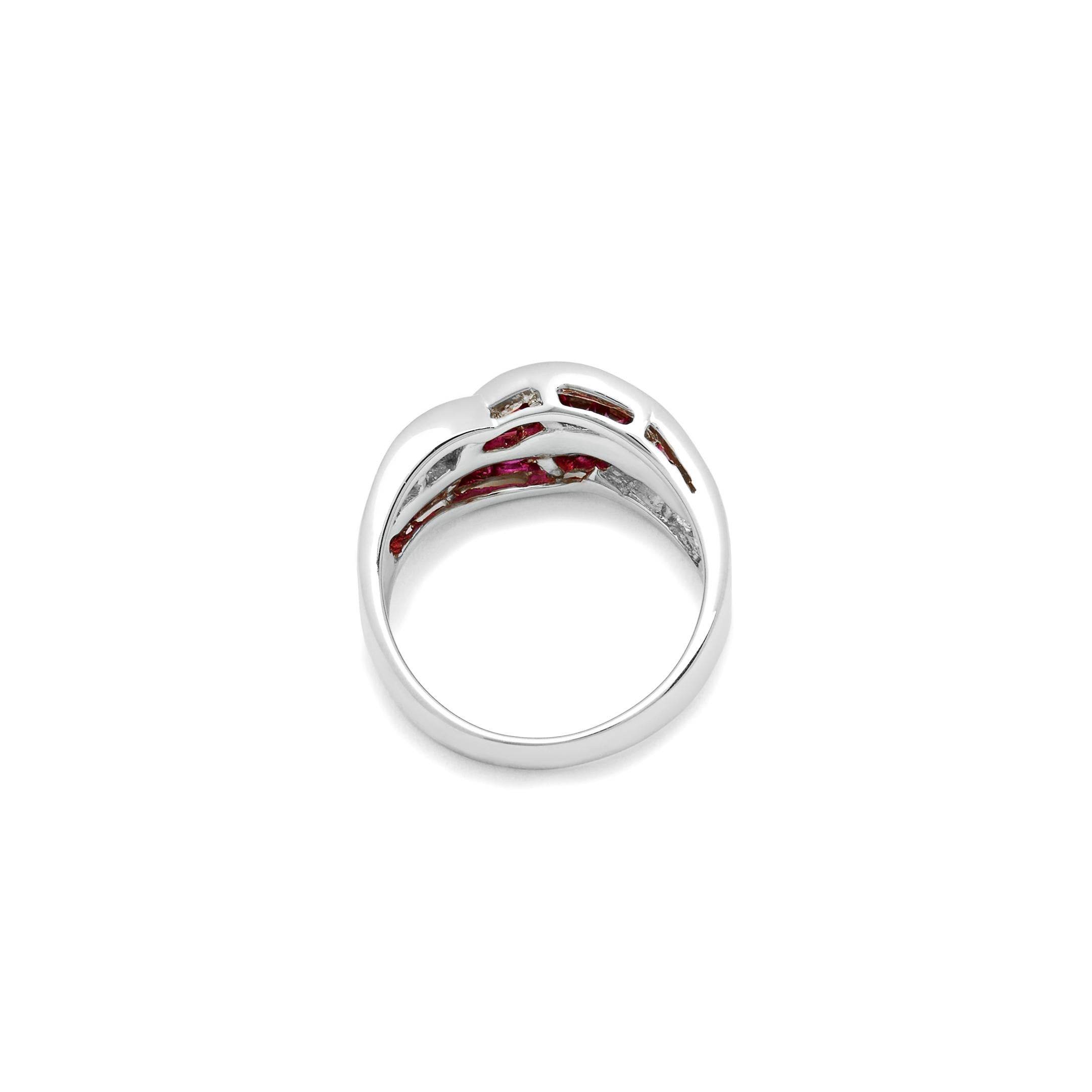 Ruby and Diamond Knot Ring In Excellent Condition For Sale In New York, NY