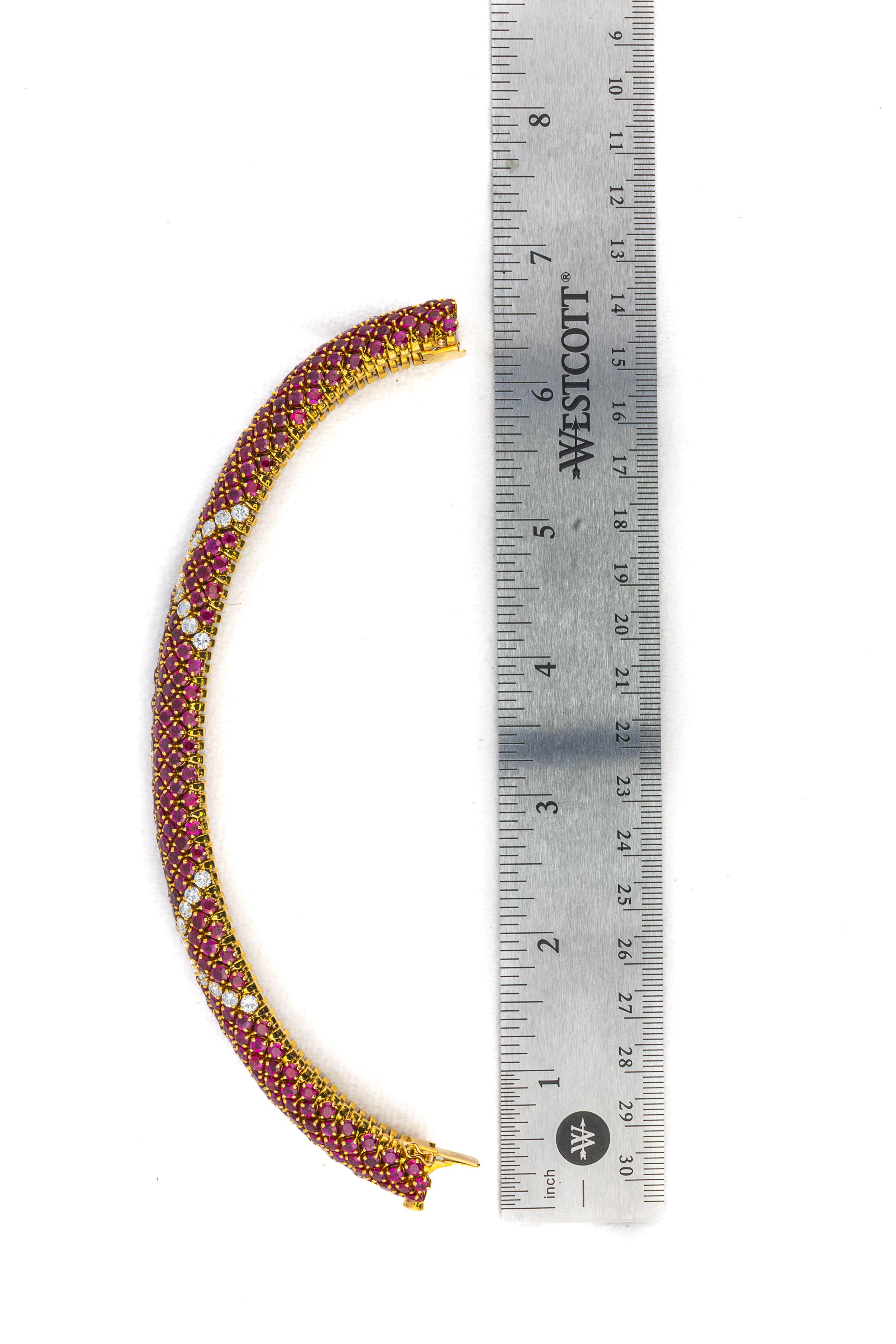 Ruby and Diamond Lattice Bracelet in 18K Yellow Gold Unisexe en vente