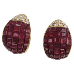 Mosaik-Ohrstecker aus Rubin und Diamant in Gelbgold