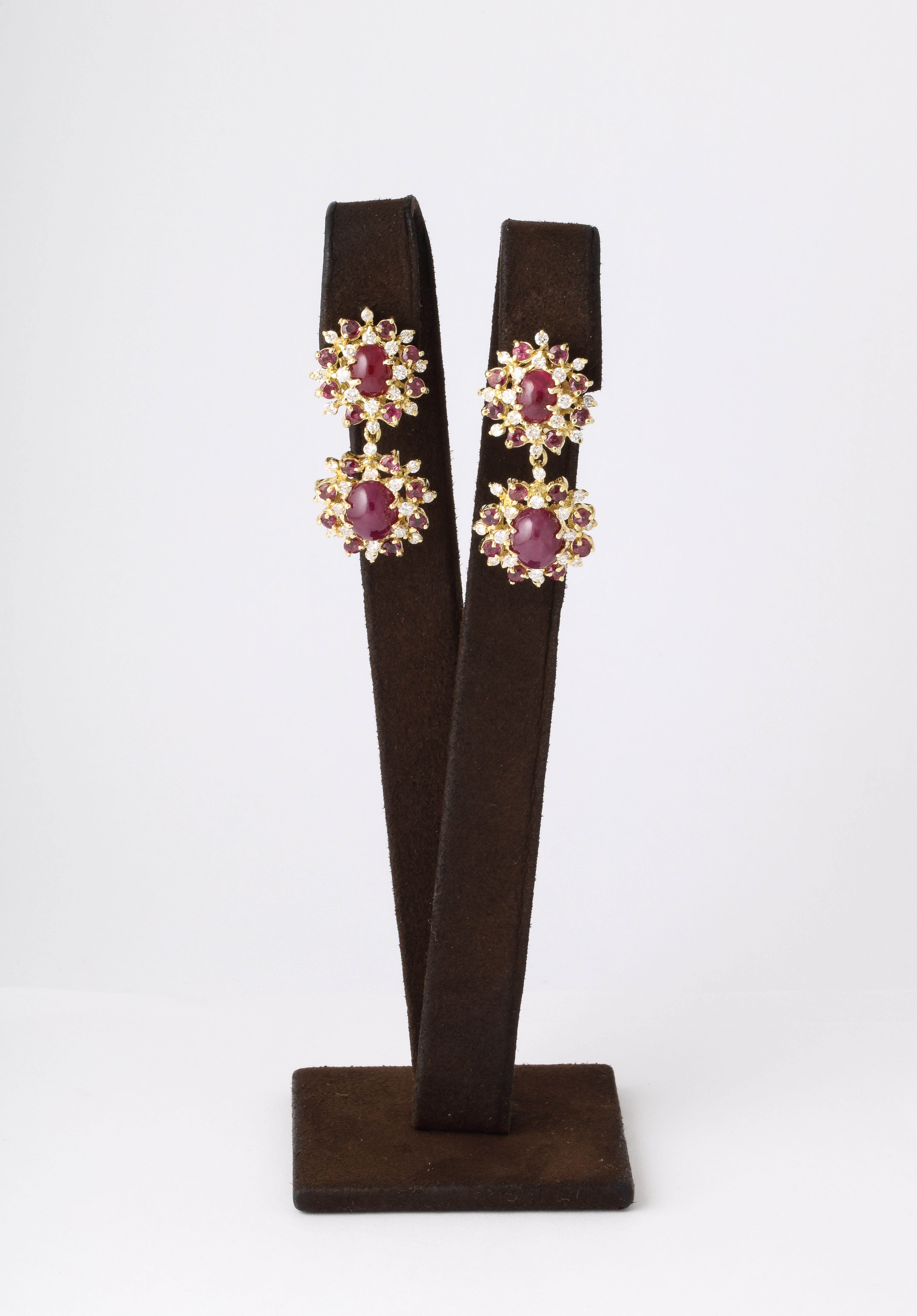 Conjunto de collar y pendientes de rubíes y diamantes en venta 6