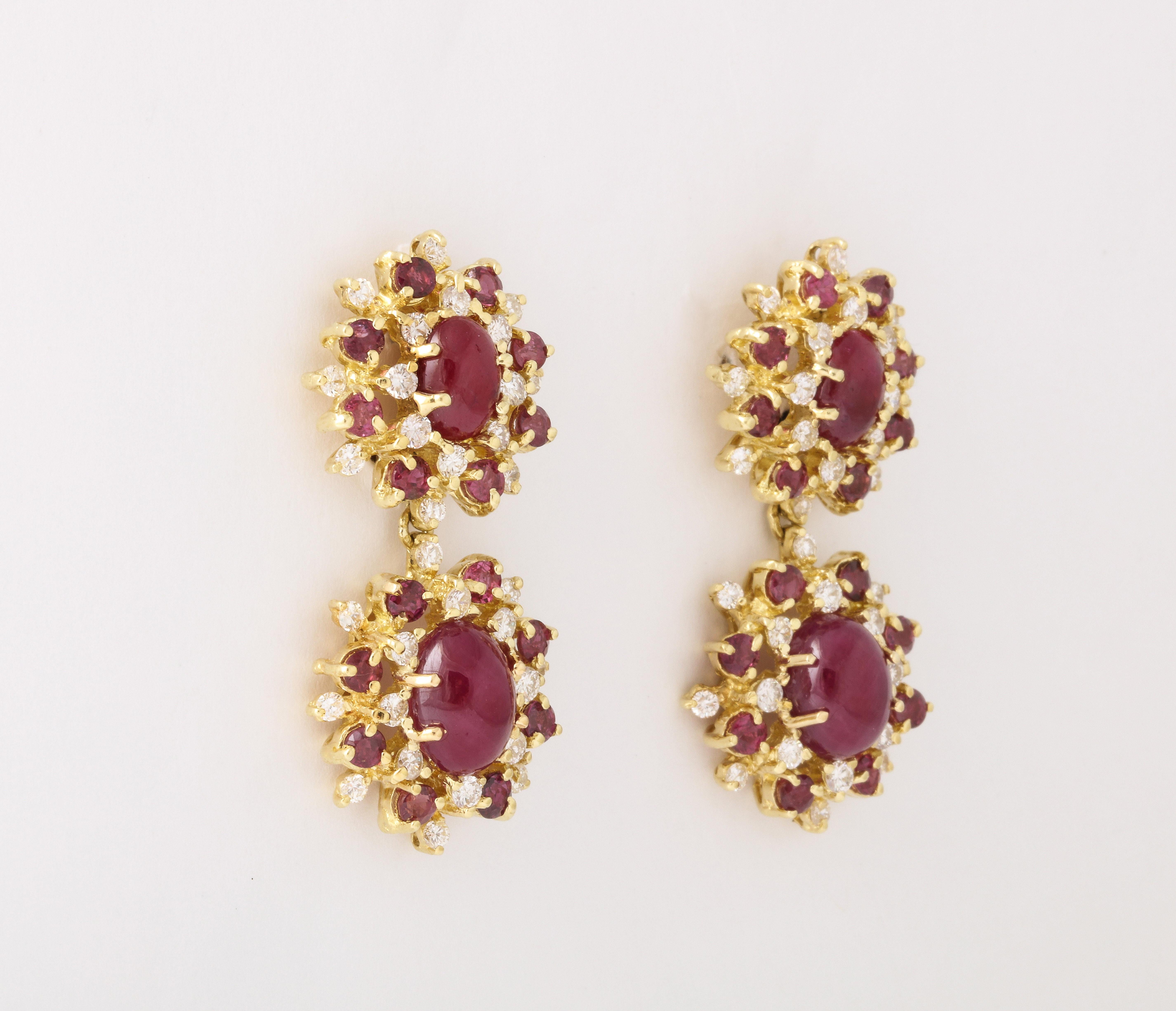 Conjunto de collar y pendientes de rubíes y diamantes en venta 9